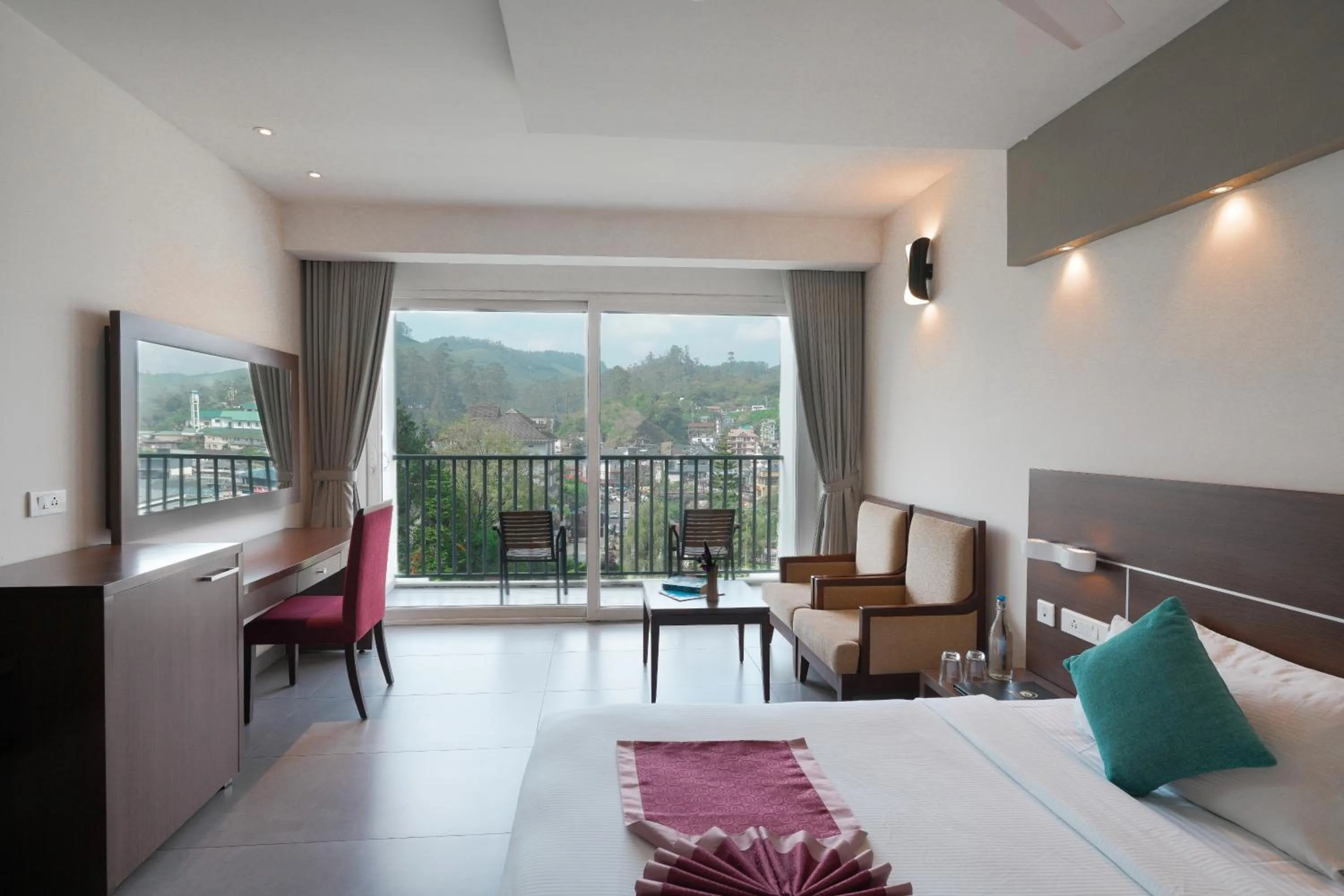 Bed in Eastend Munnar