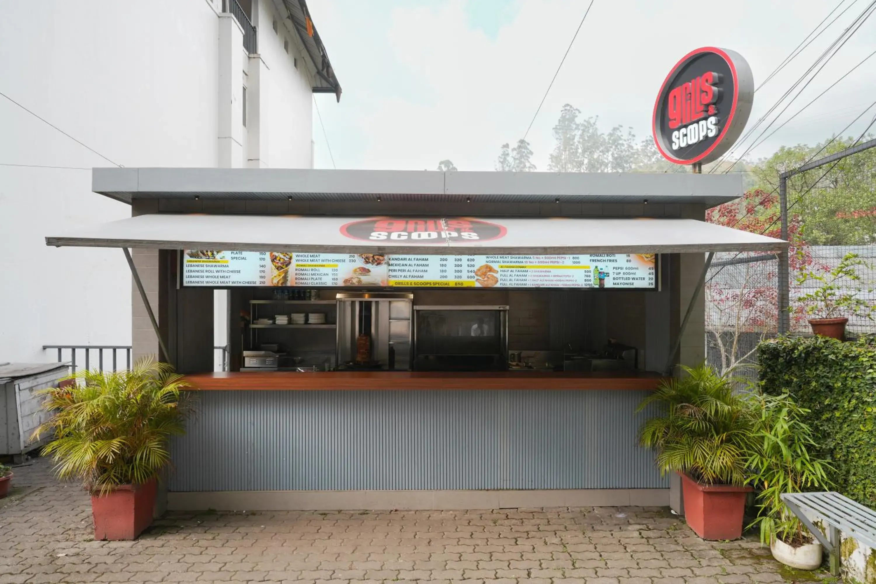 Restaurant/places to eat in Eastend Munnar Restaurant/places to eat in Eastend Munnar