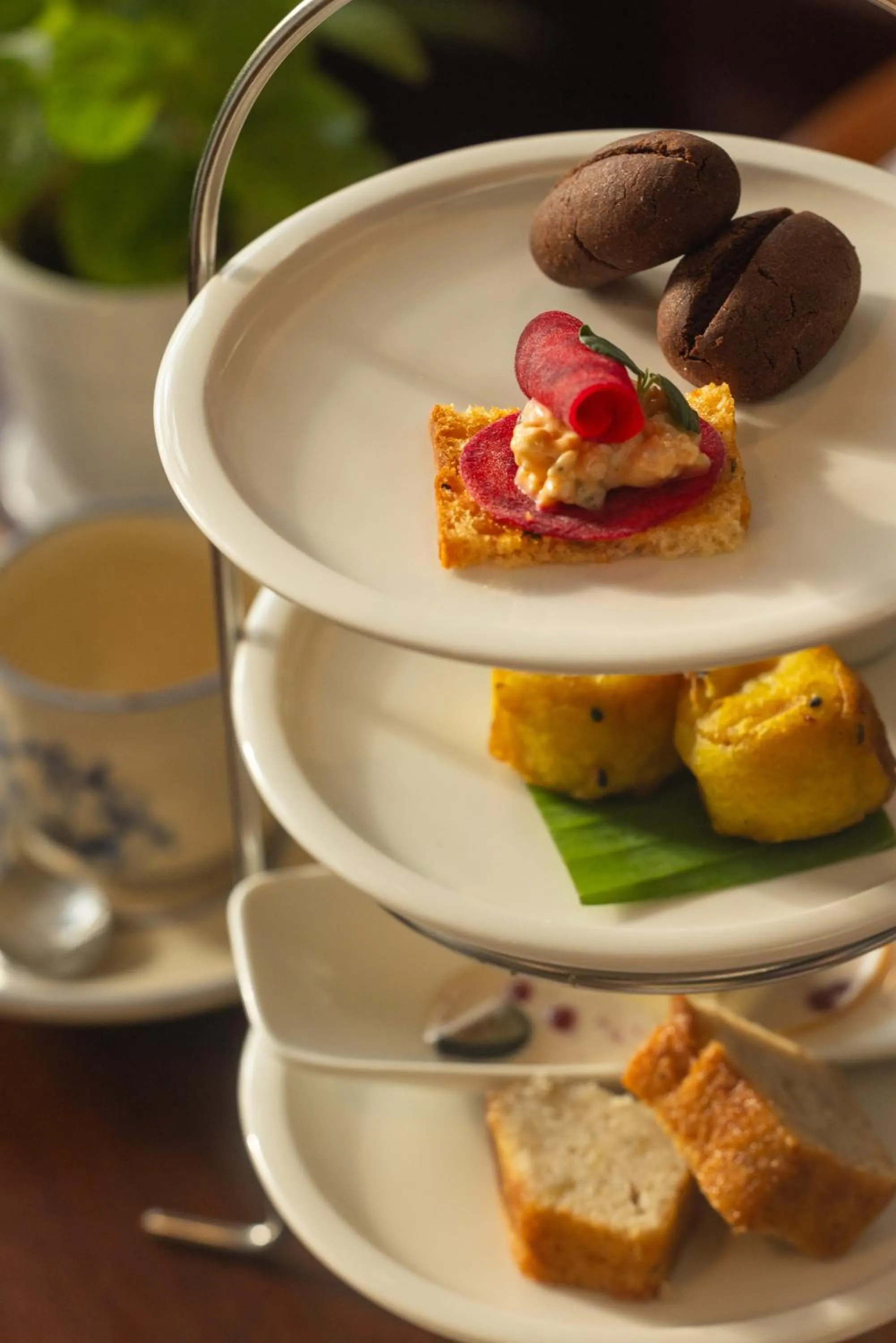 Food in Brunton Boatyard - A CGH Earth Experience