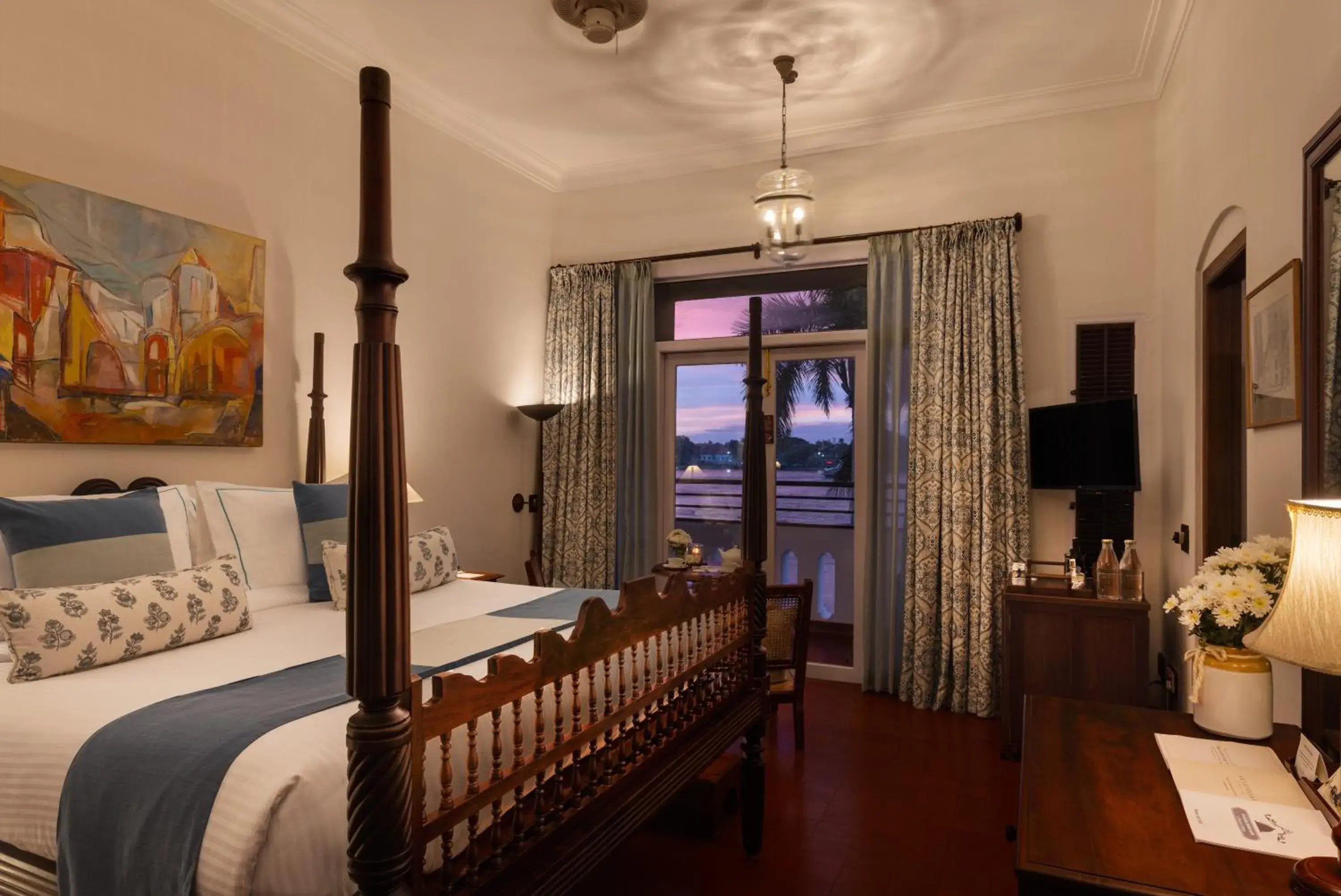 Bed in Brunton Boatyard - A CGH Earth Experience Bed in Brunton Boatyard - A CGH Earth Experience