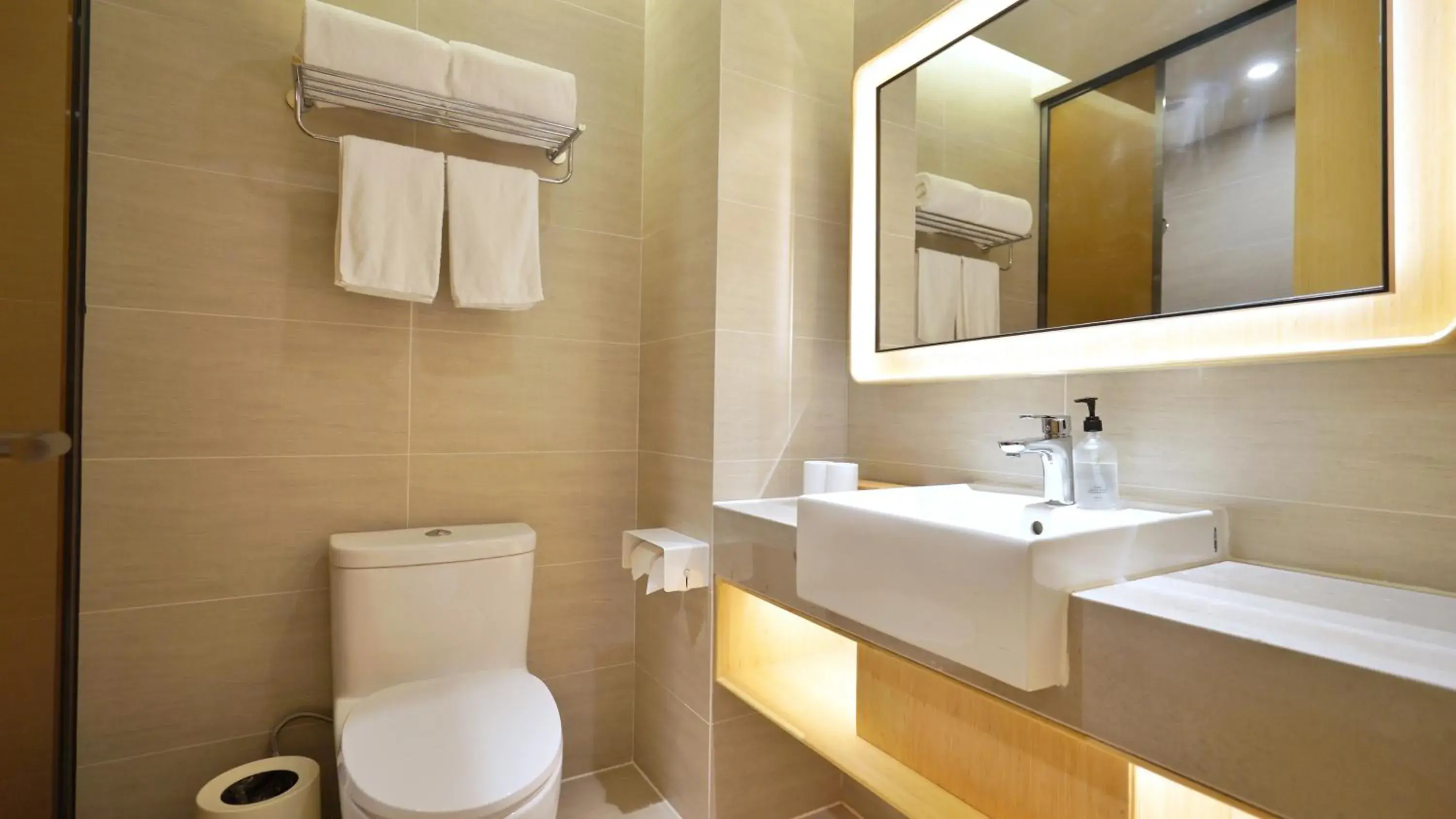 Business Double Room in JI Hotel Shanghai Hongqiao National Convention and Exhibition Center Huaxiang Road Business Double Room in JI Hotel Shanghai Hongqiao National Convention and Exhibition Center Huaxiang Road