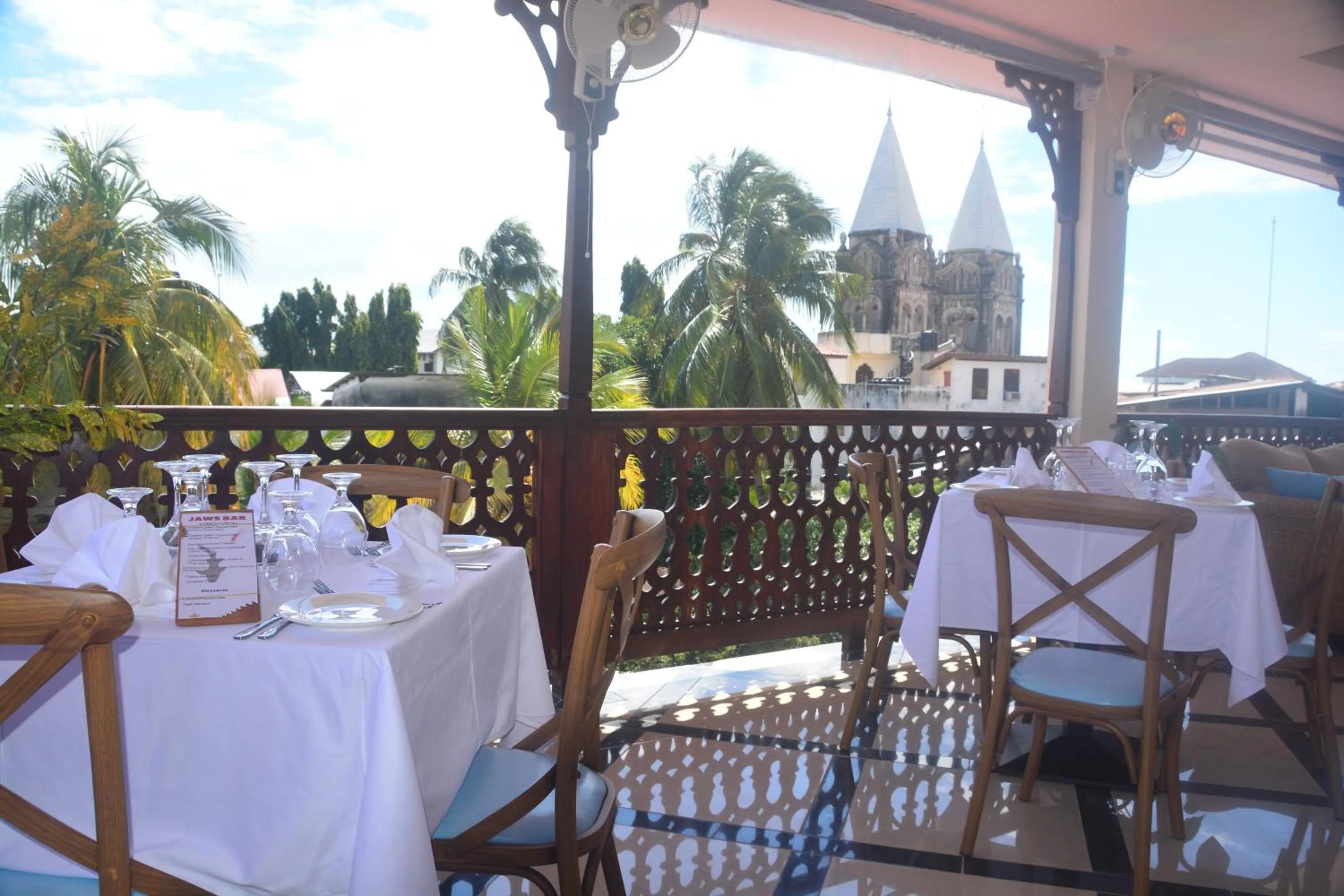 Restaurant/places to eat in Spice Palace Hotel