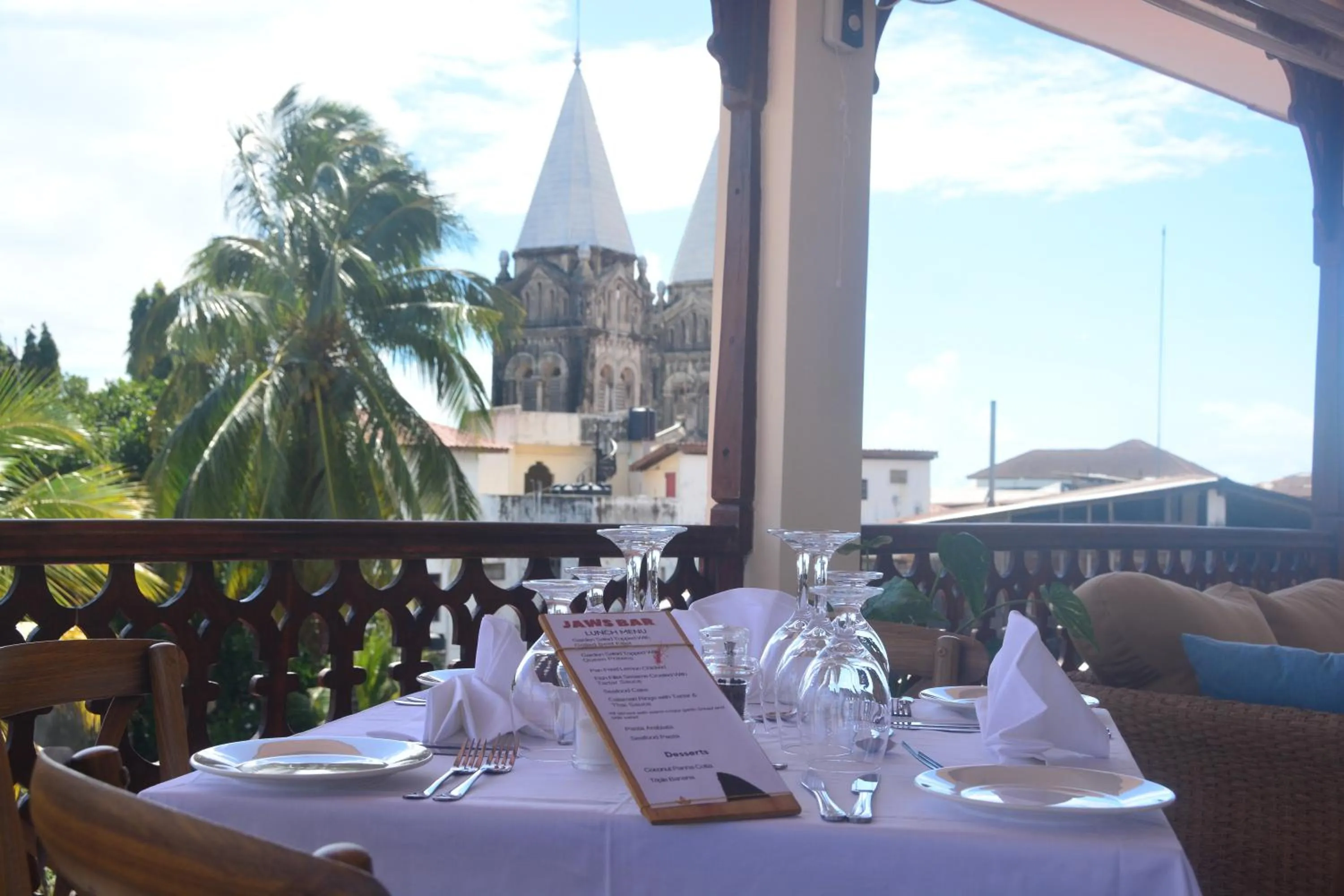 Restaurant/places to eat in Spice Palace Hotel