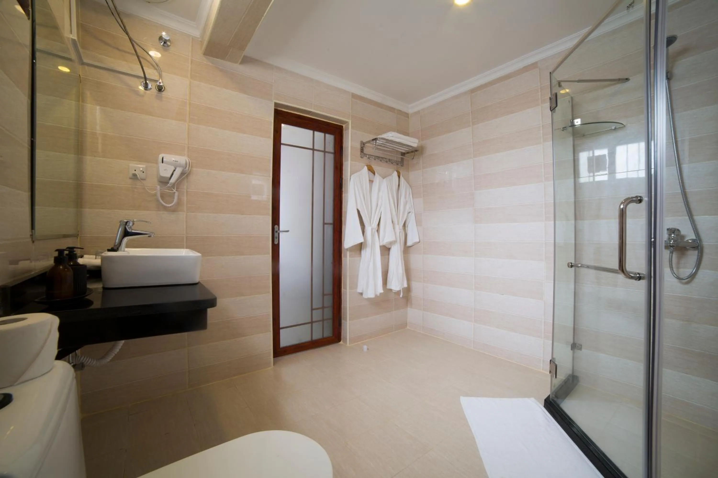 Bathroom in Spice Palace Hotel