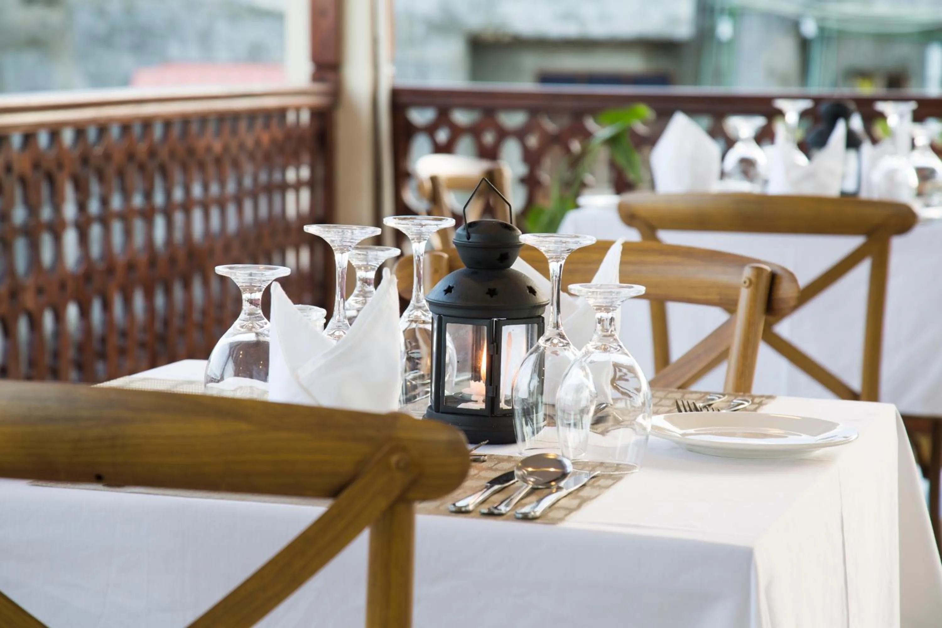 Restaurant/places to eat in Spice Palace Hotel