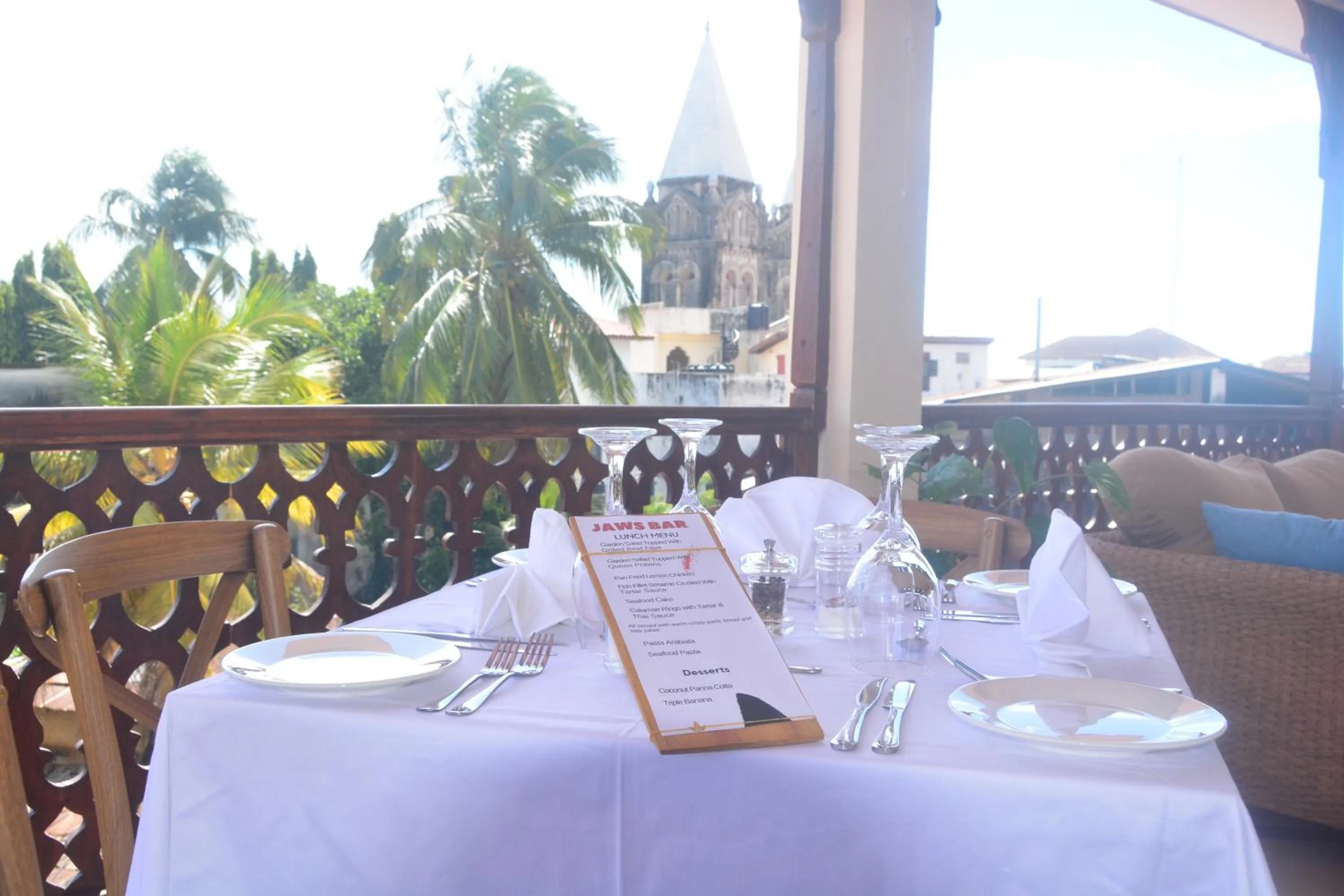 Restaurant/places to eat in Spice Palace Hotel