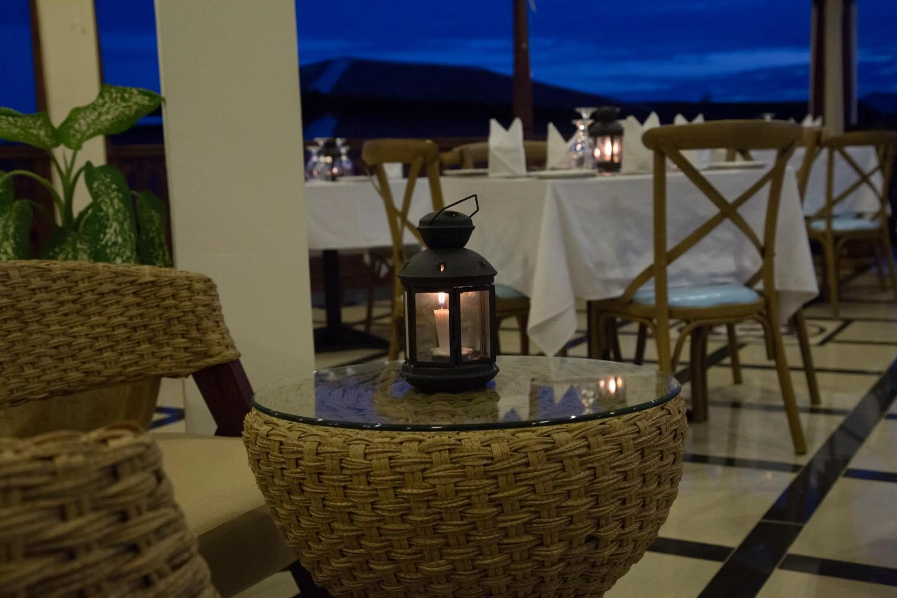 Restaurant/places to eat in Spice Palace Hotel