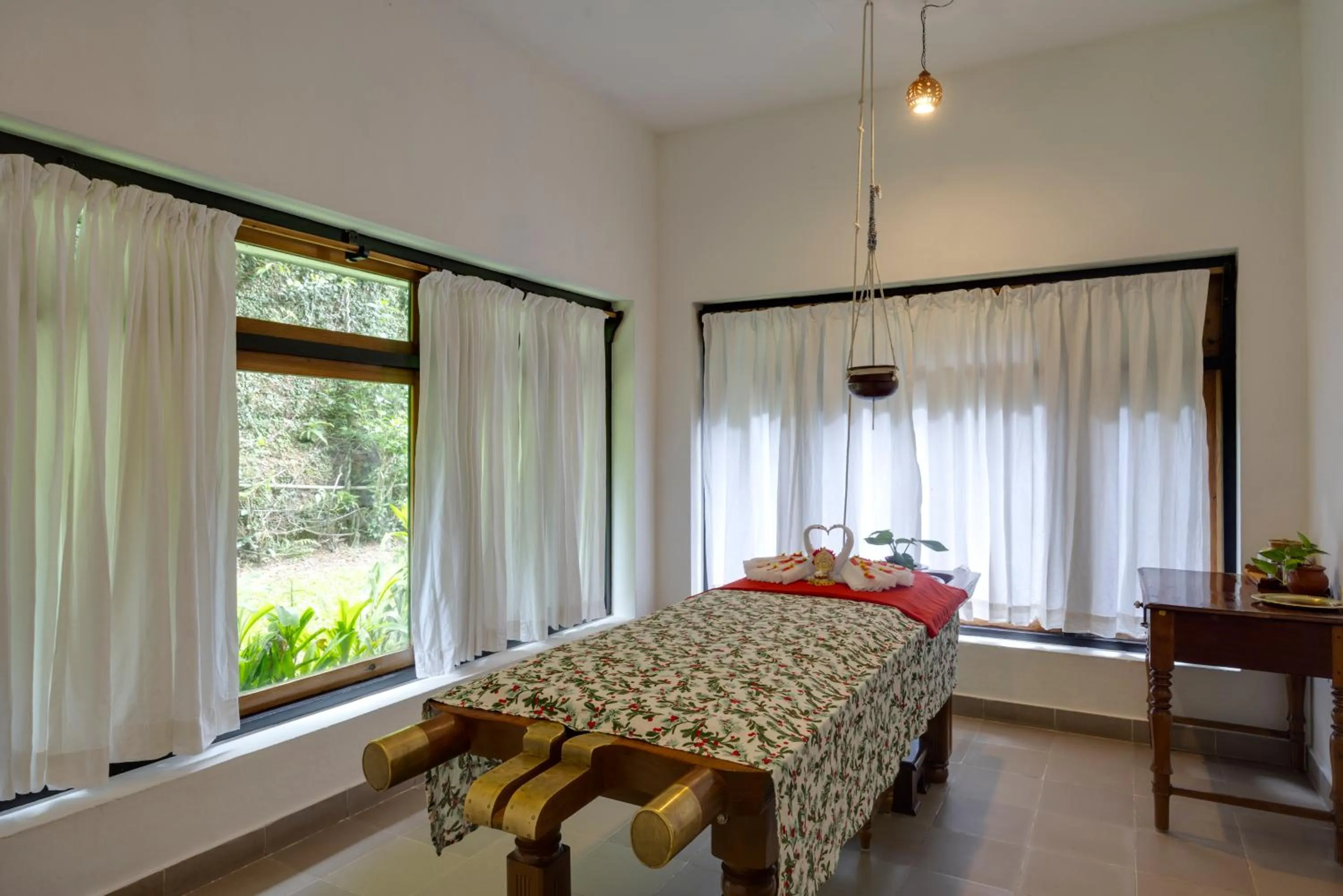 Spa and wellness centre/facilities, Bed in Spice Village Thekkady - A CGH Earth Experience