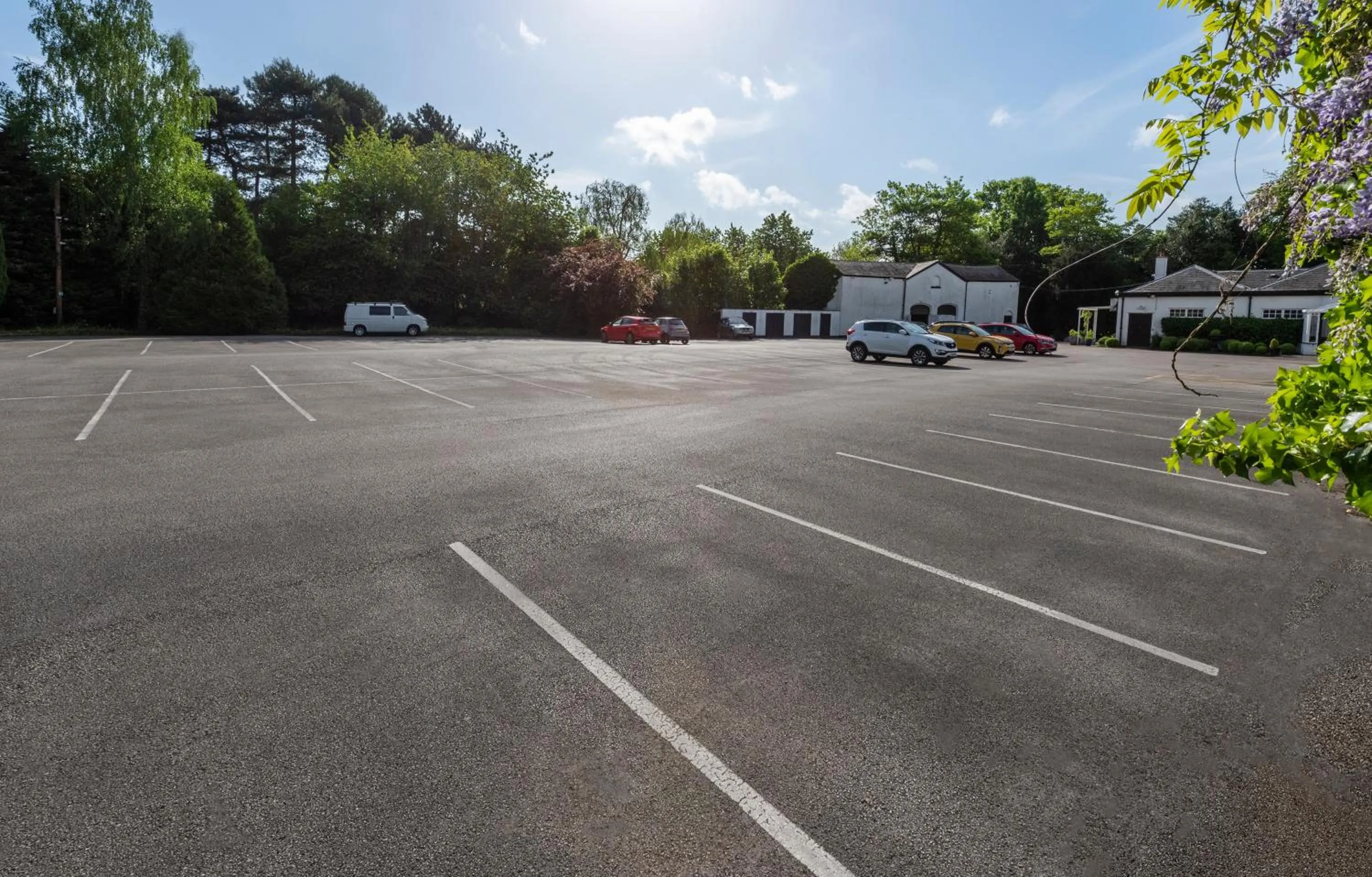 Parking in Statham Lodge Hotel