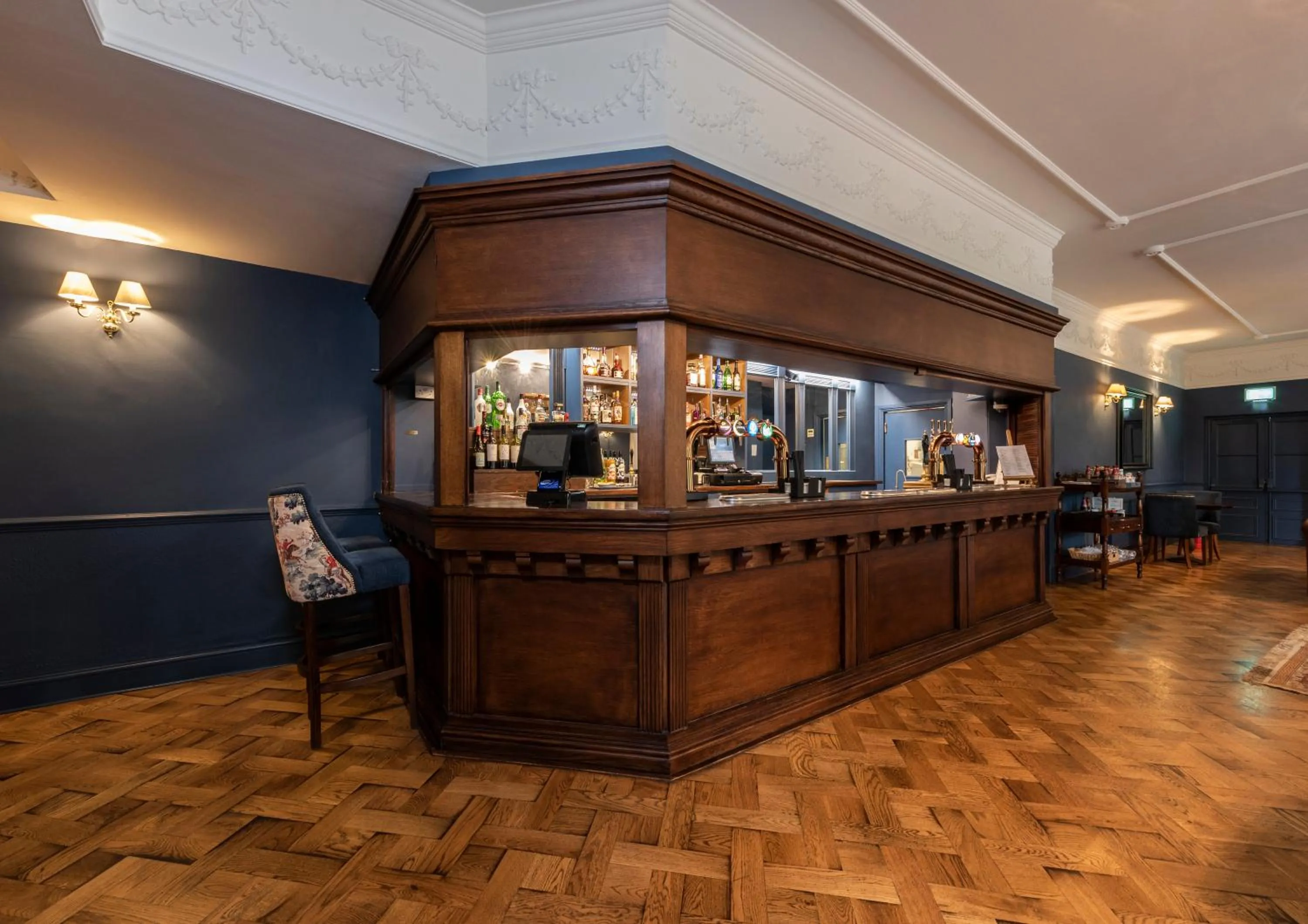 Nightclub / DJ in Statham Lodge Hotel