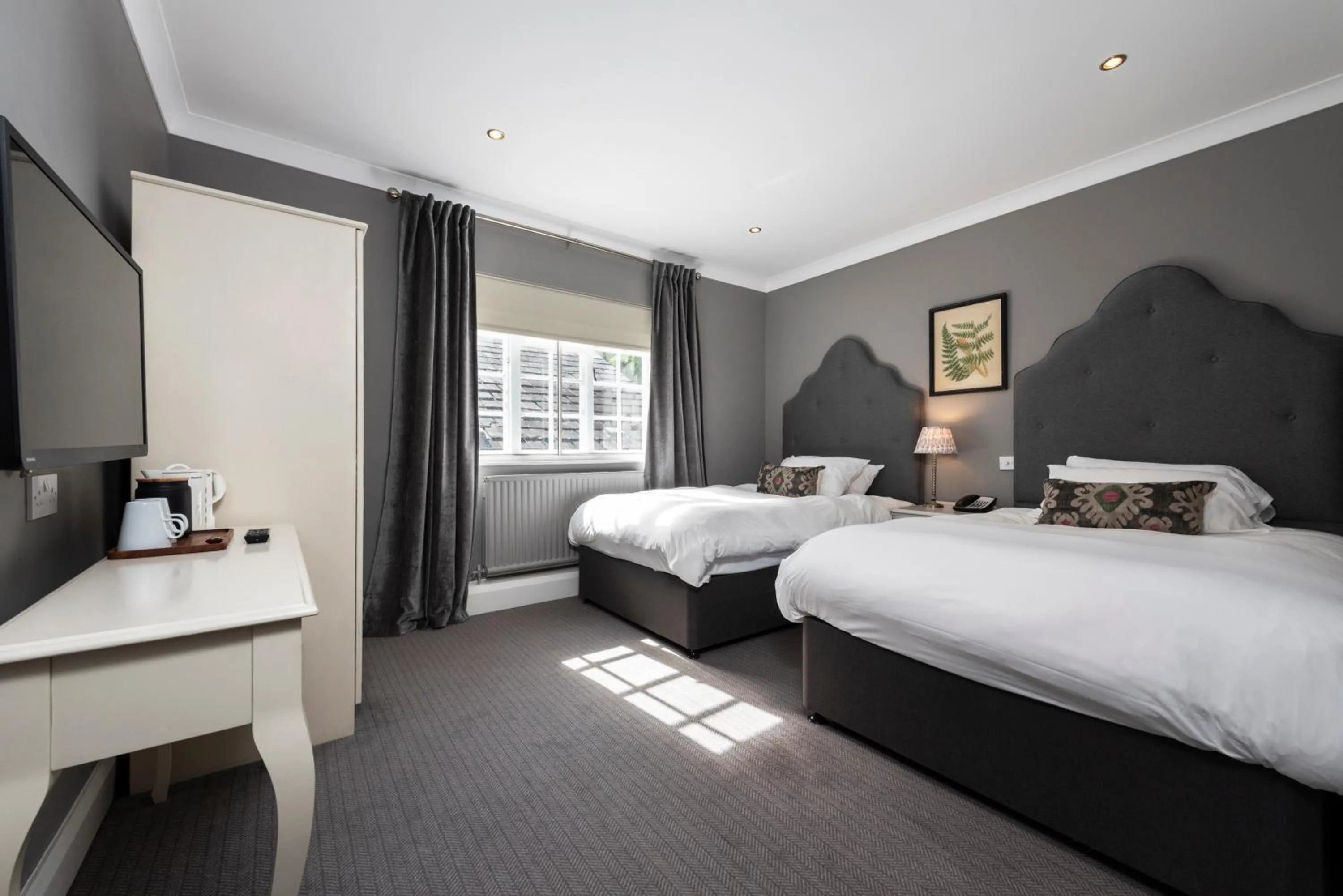 Photo of the whole room, Bed in Statham Lodge Hotel