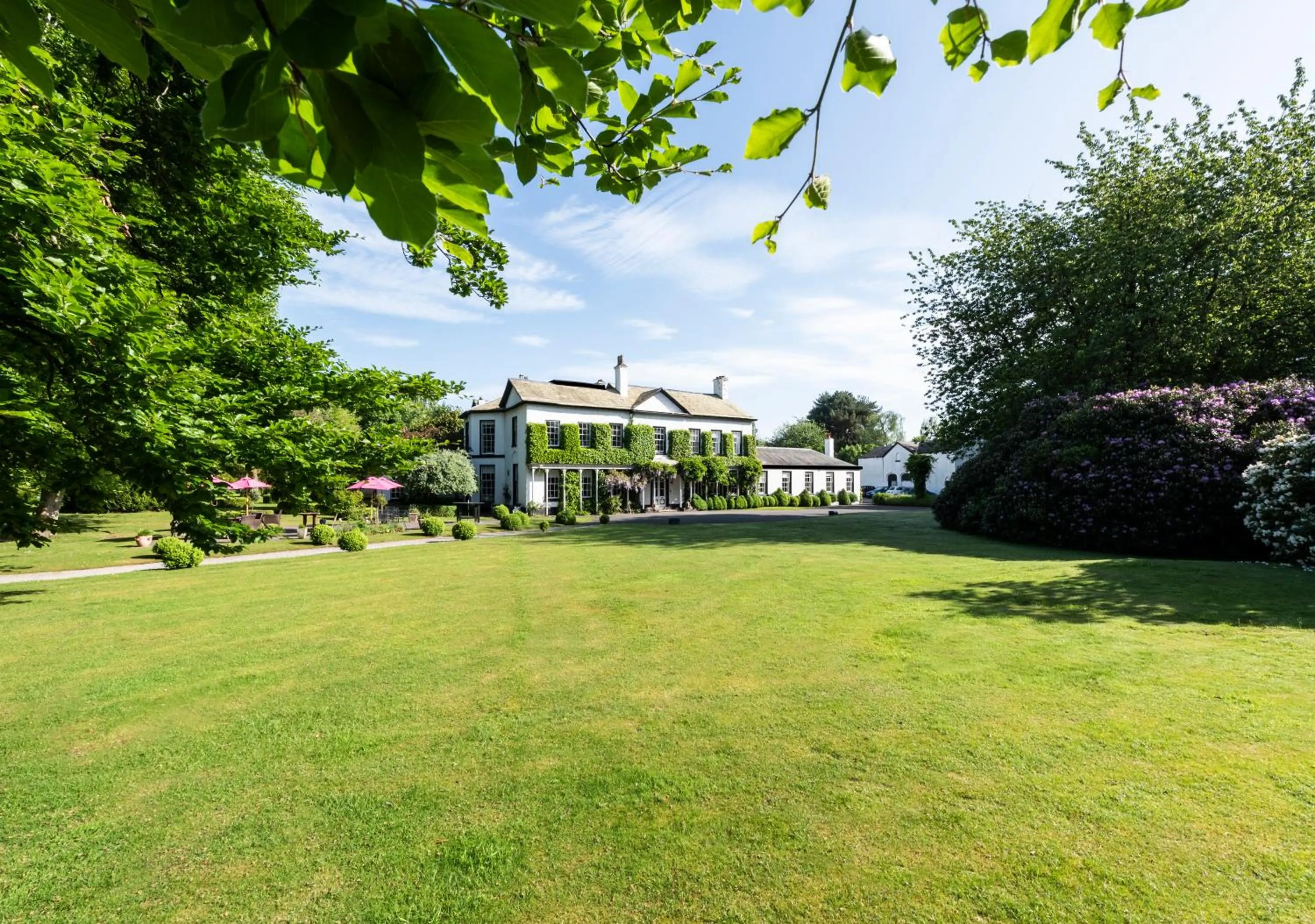 Property building in Statham Lodge Hotel