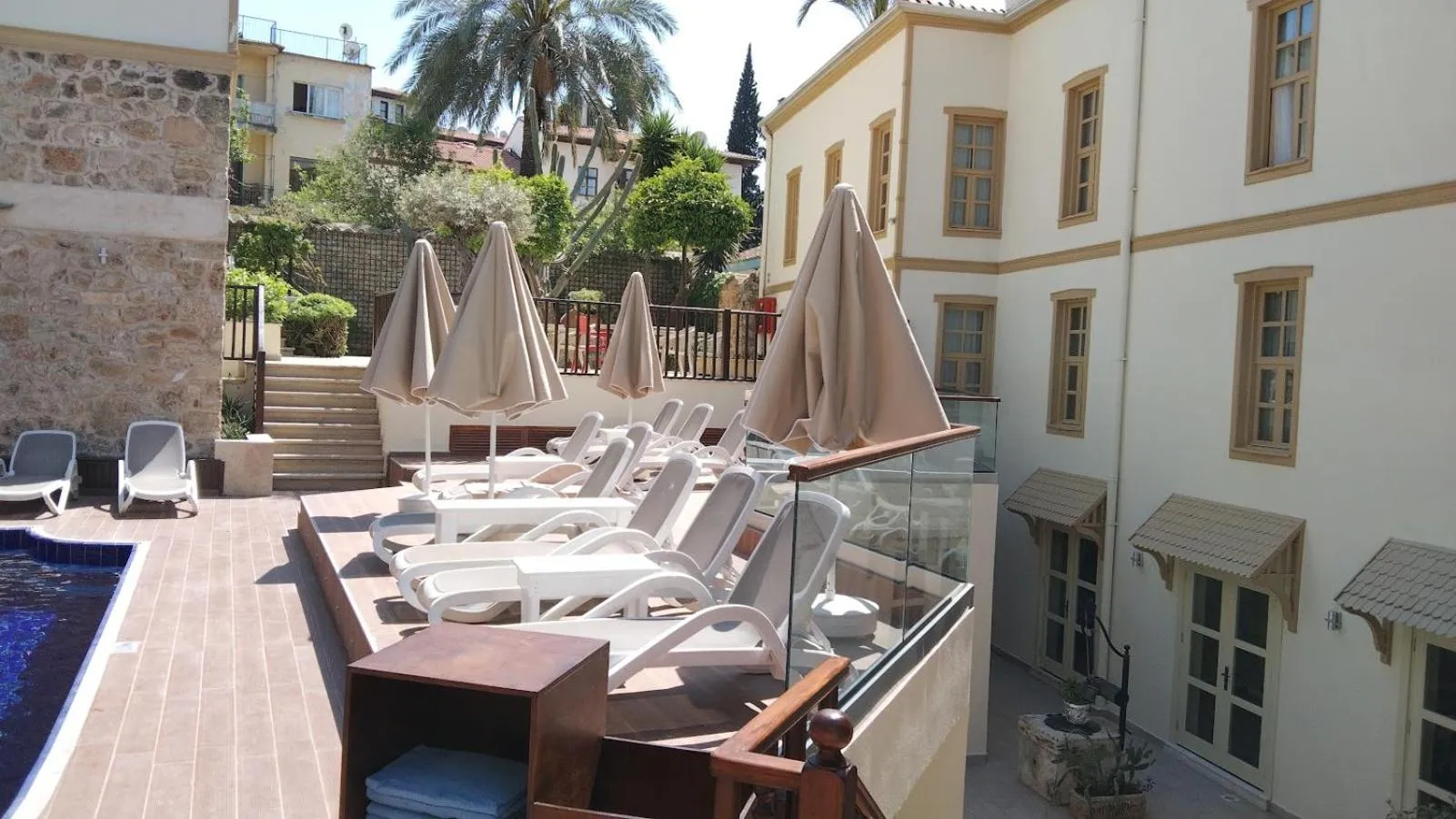 Swimming pool in Puding Hotel