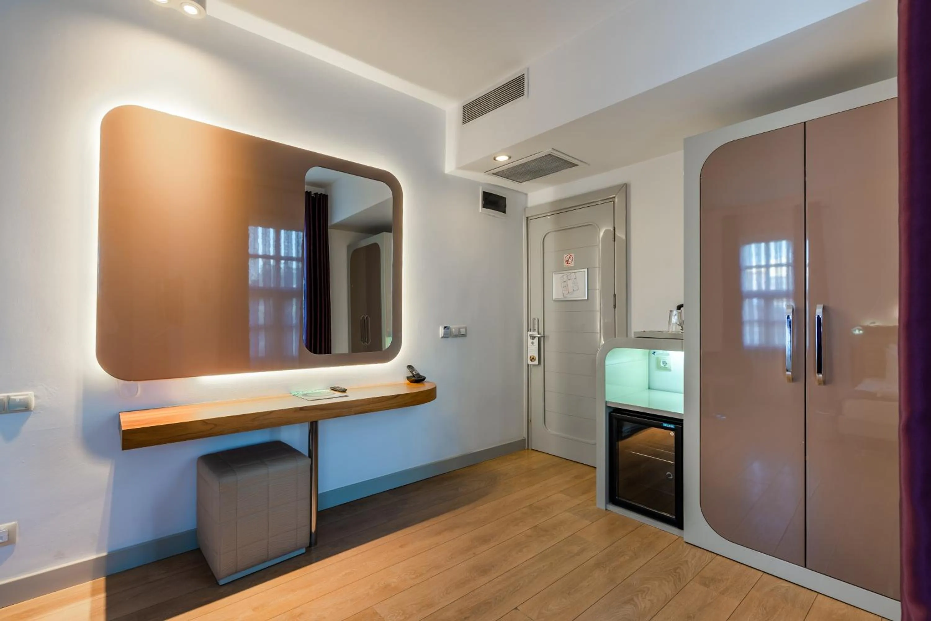 Photo of the whole room in Puding Hotel