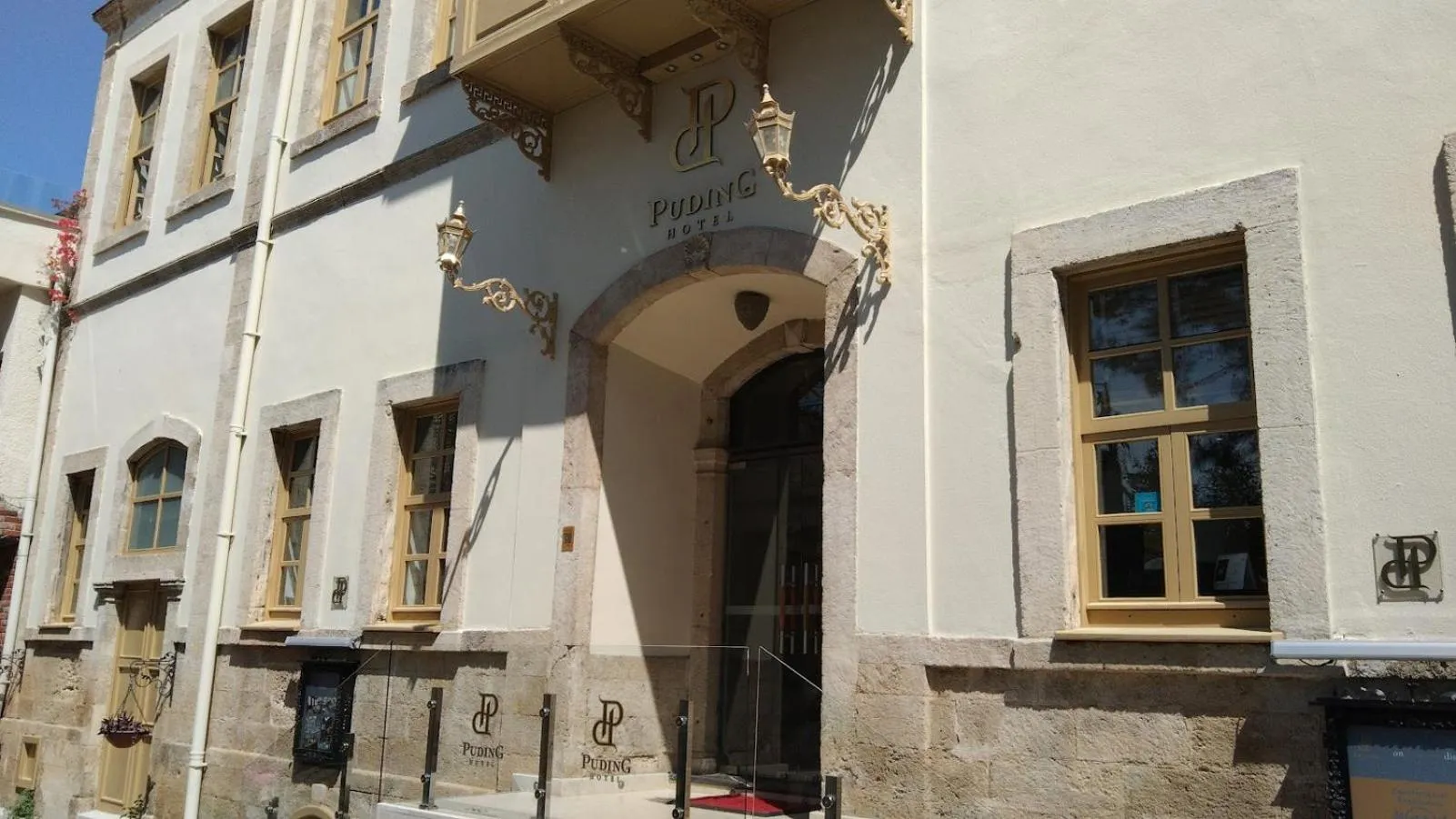 Property building in Puding Hotel