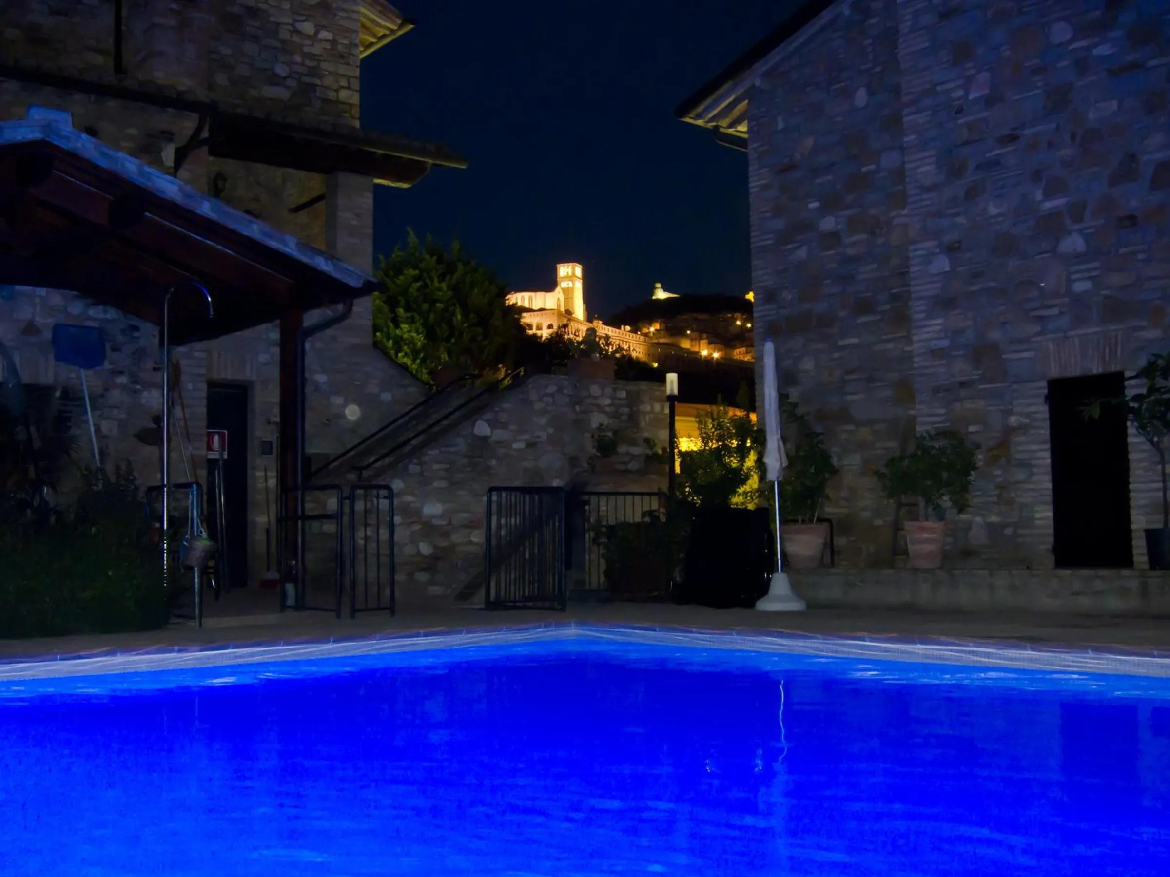 Swimming pool in Country House Carfagna