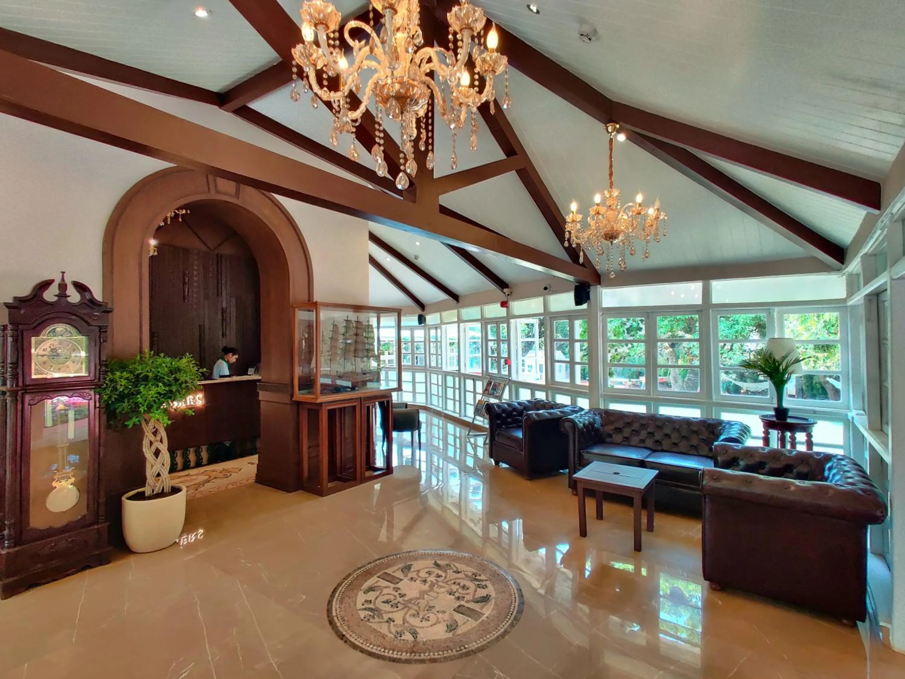 Lobby or reception in Chambers Mahabaleshwar, A Club Mahindra Associate Resort