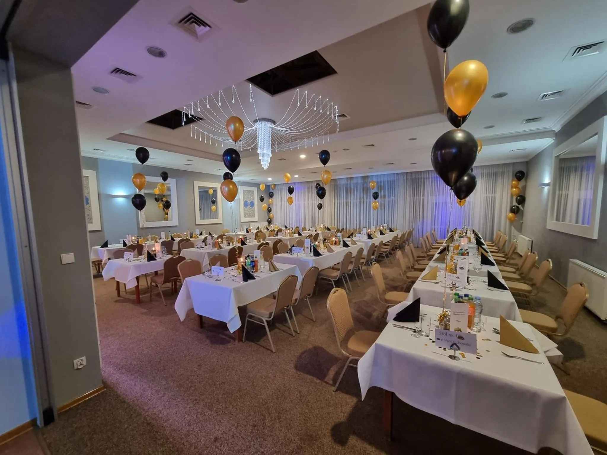 Restaurant/places to eat in Hotel Chabrowy Dworek