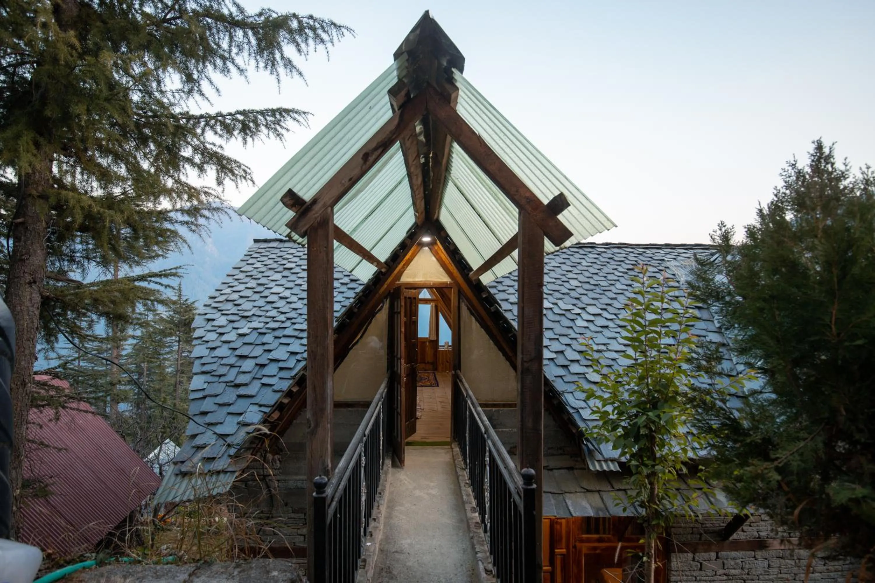 Ishan Log Huts-A boutique home stay