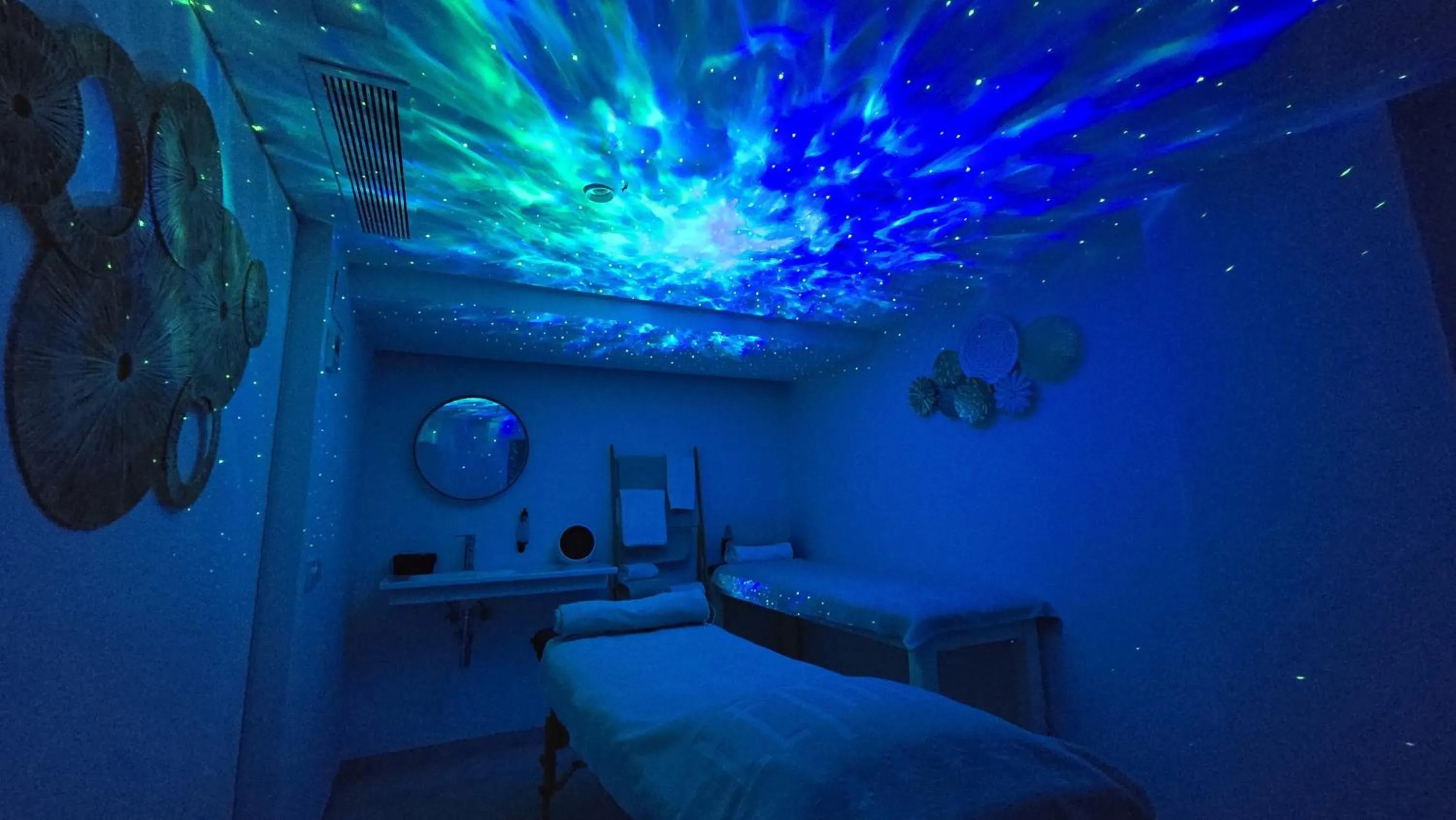 Massage in Leman Hotel y Apartamentos