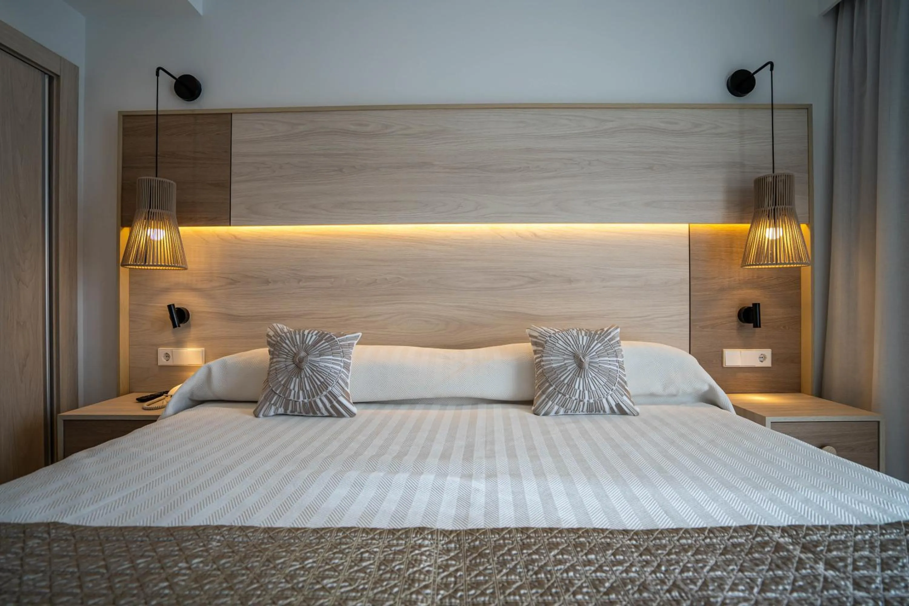 Bed in Leman Hotel y Apartamentos