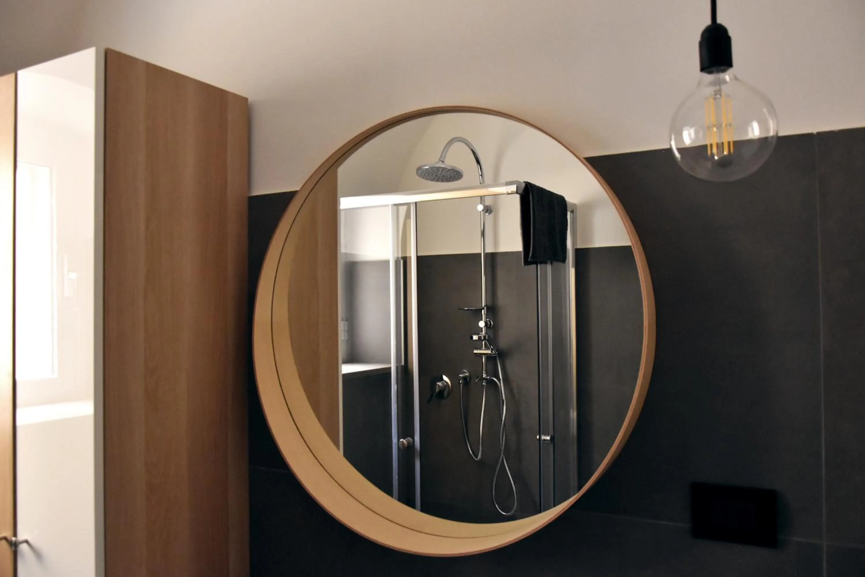 Shower in XVIII Arcano