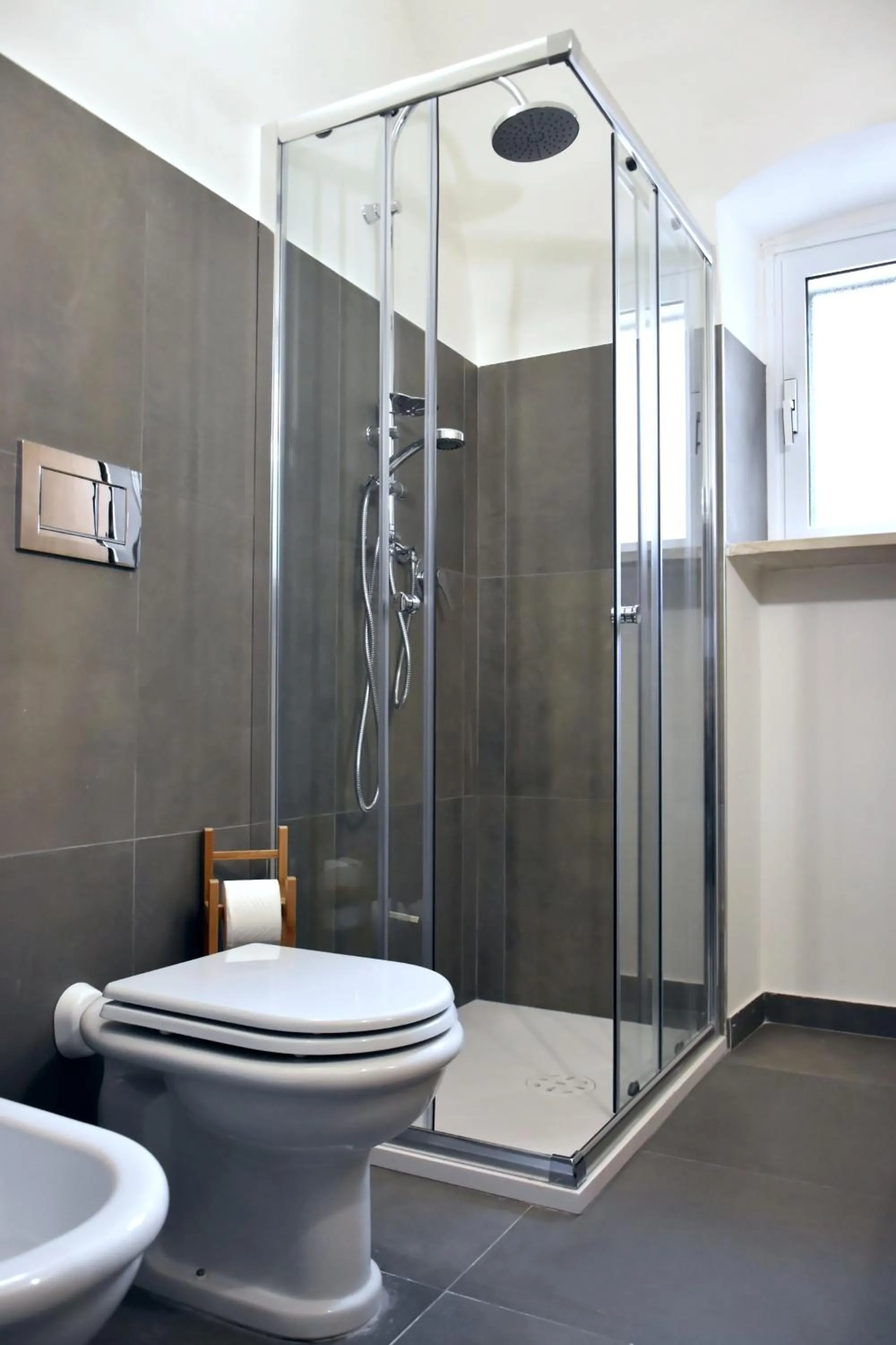 Shower in XVIII Arcano