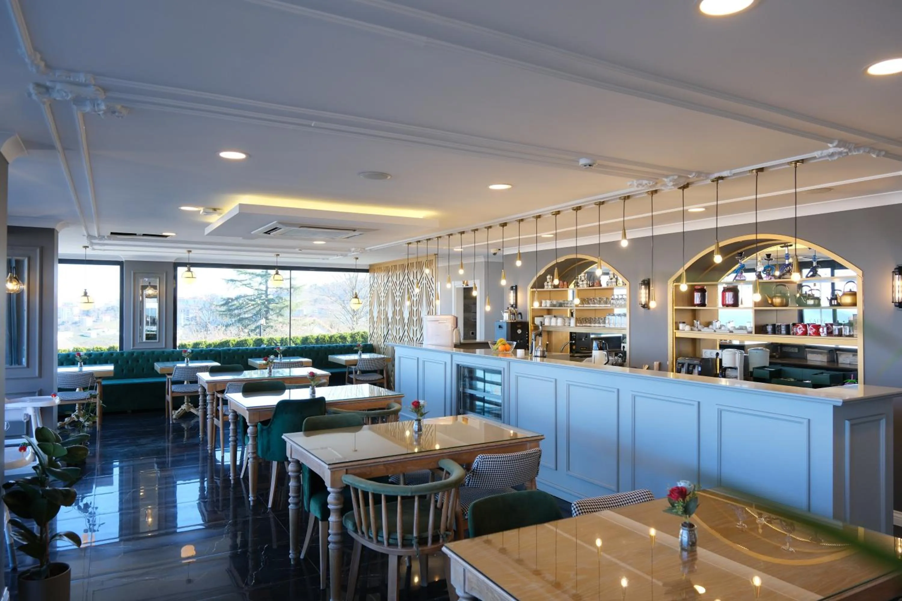 Restaurant/places to eat in Şahin Tepesi Suite Otel