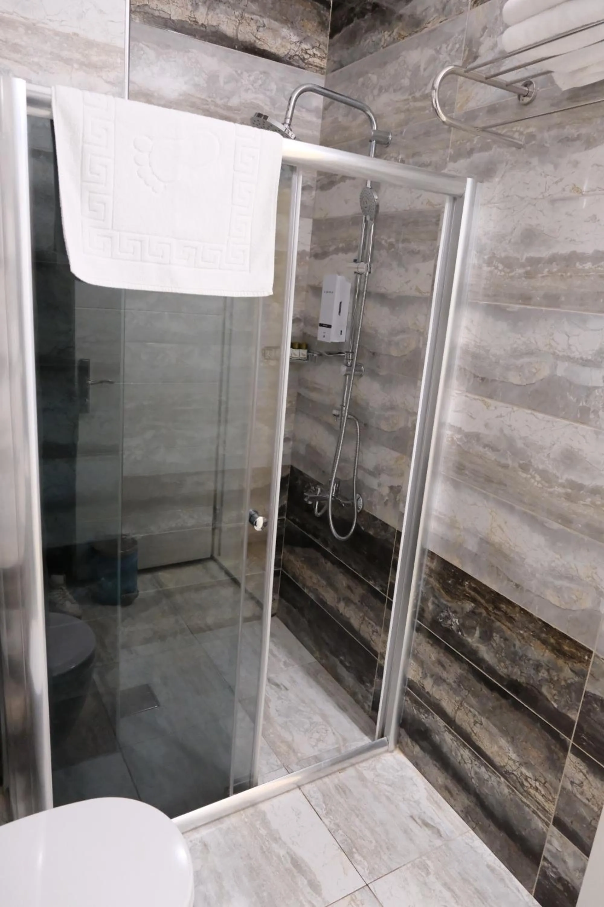 Shower in Şahin Tepesi Suite Otel