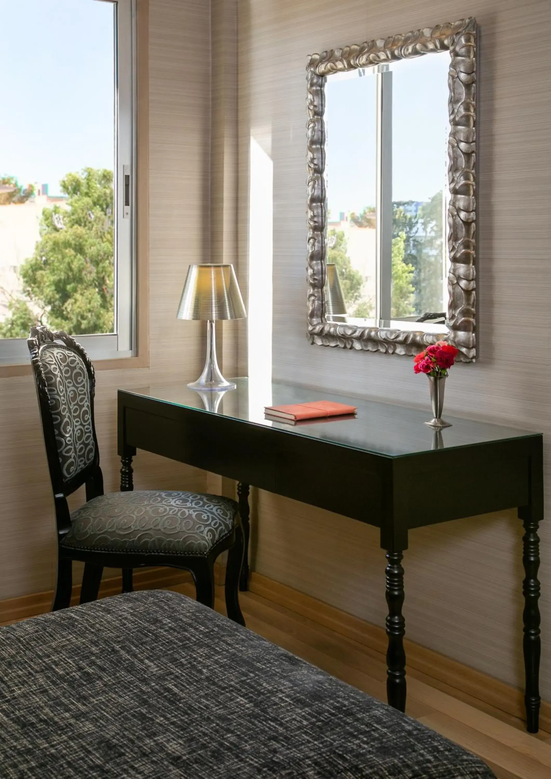 hair dresser in Cleopatra Hotel hair dresser in Cleopatra Hotel