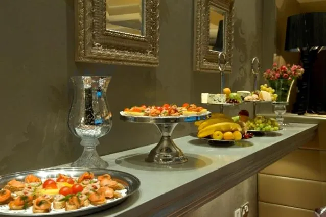 Food and drinks in Cleopatra Hotel