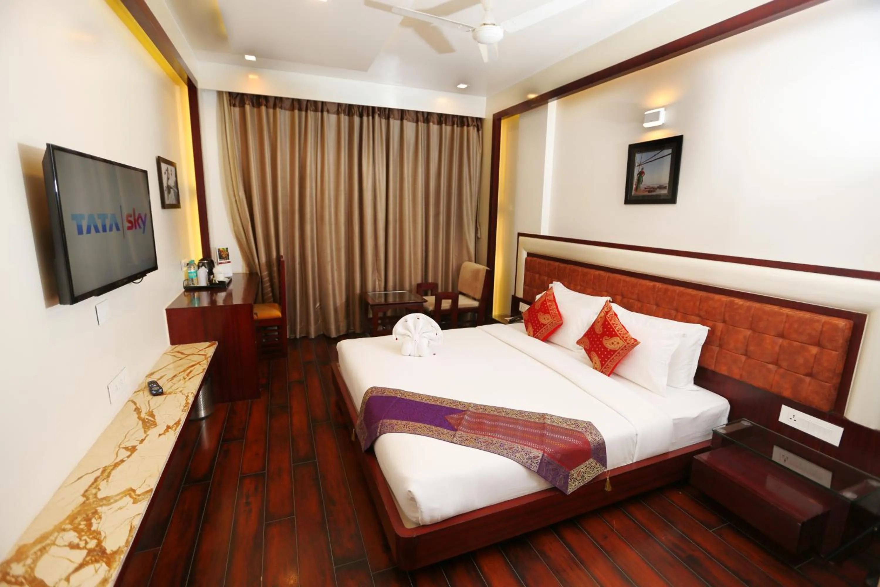 Photo of the whole room, Bed in Comfort Inn Benares