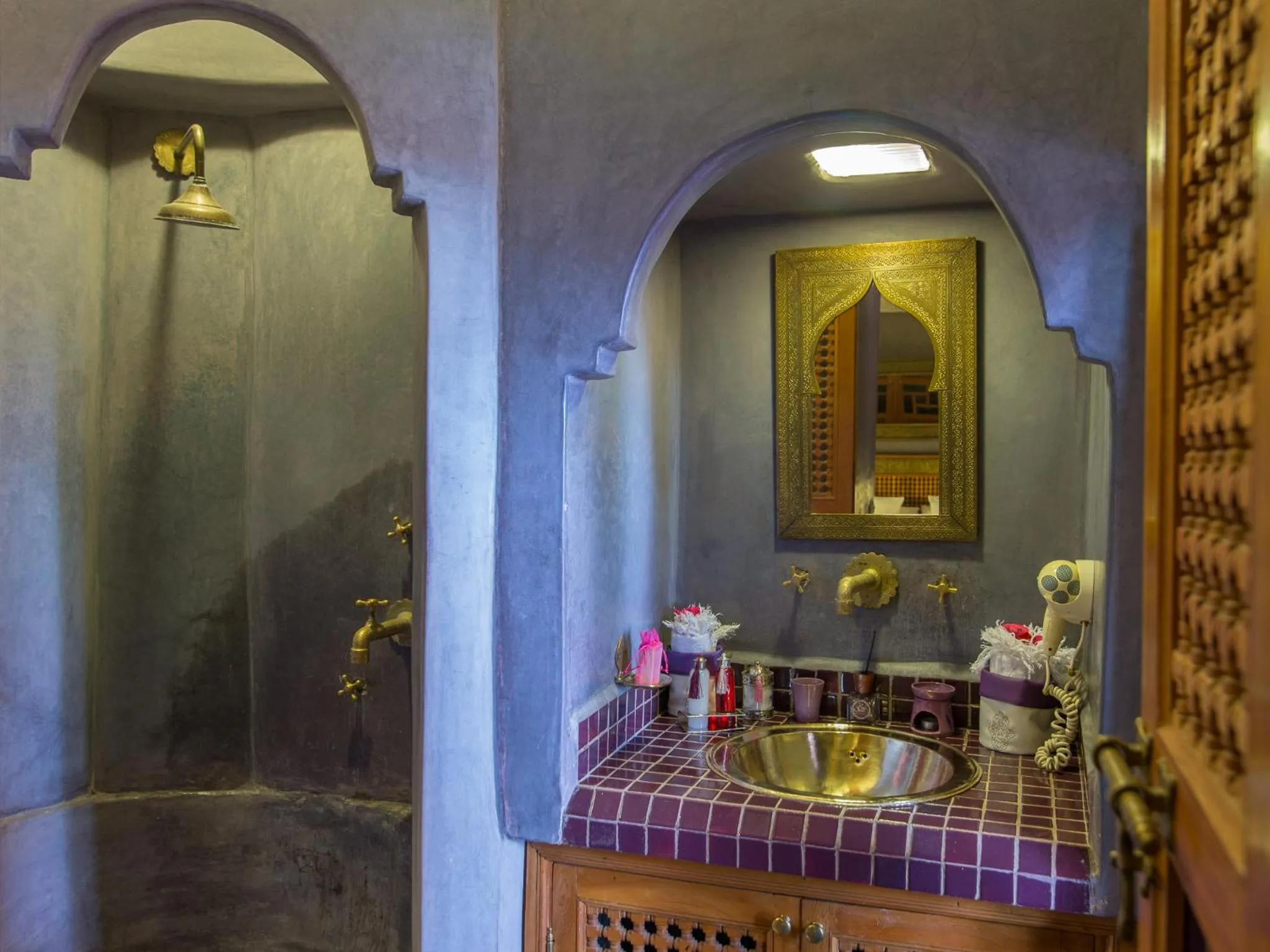 Bathroom in Riad Samsli