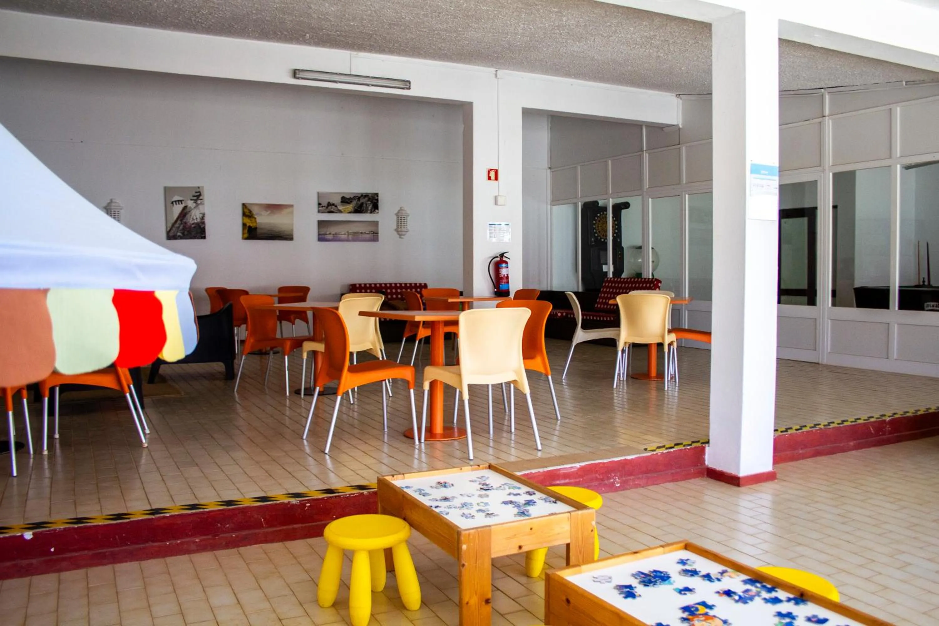 Communal lounge/ TV room in Parque de Campismo Orbitur Valverde