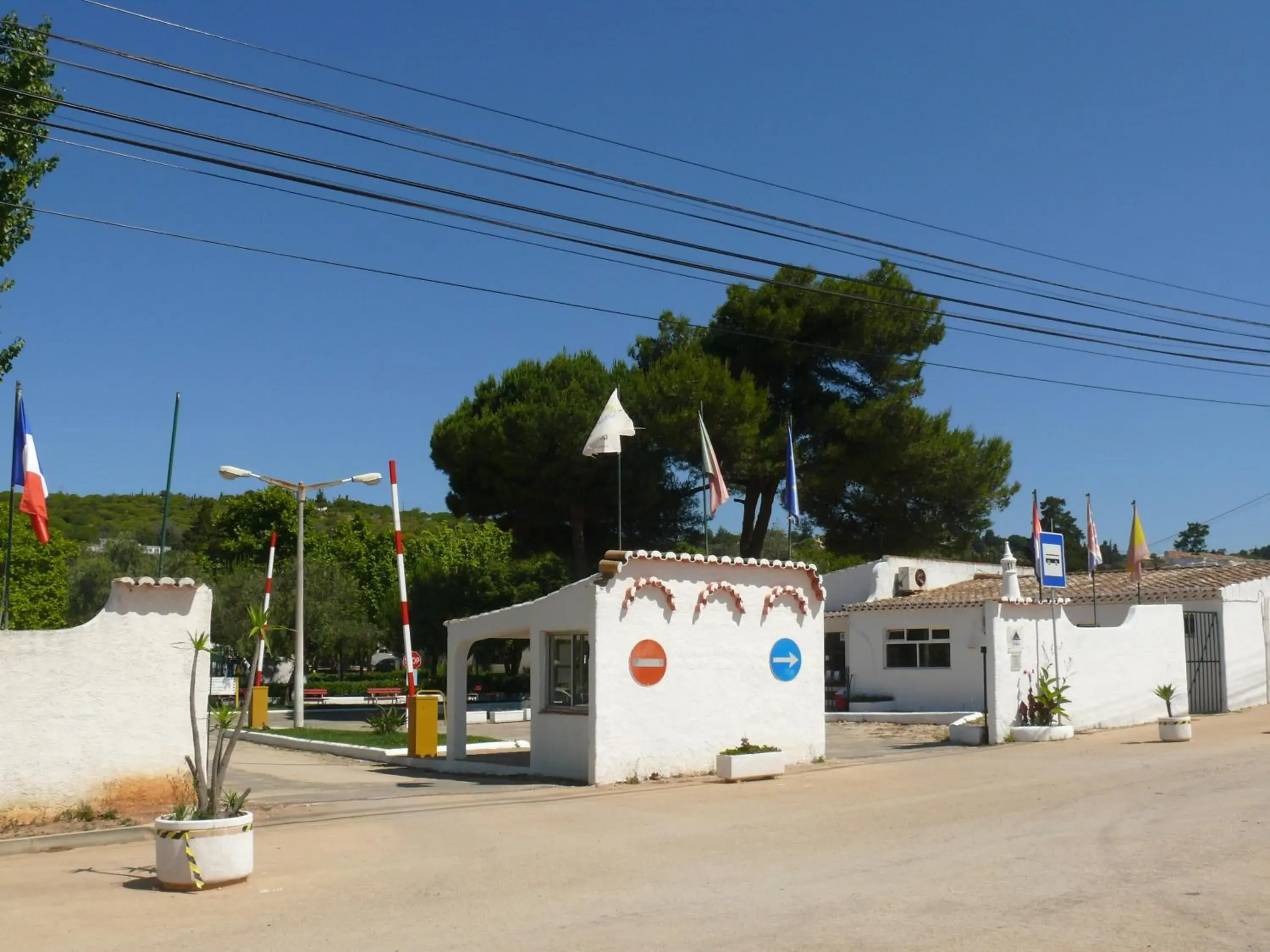 Facade/entrance in Parque de Campismo Orbitur Valverde Facade/entrance in Parque de Campismo Orbitur Valverde