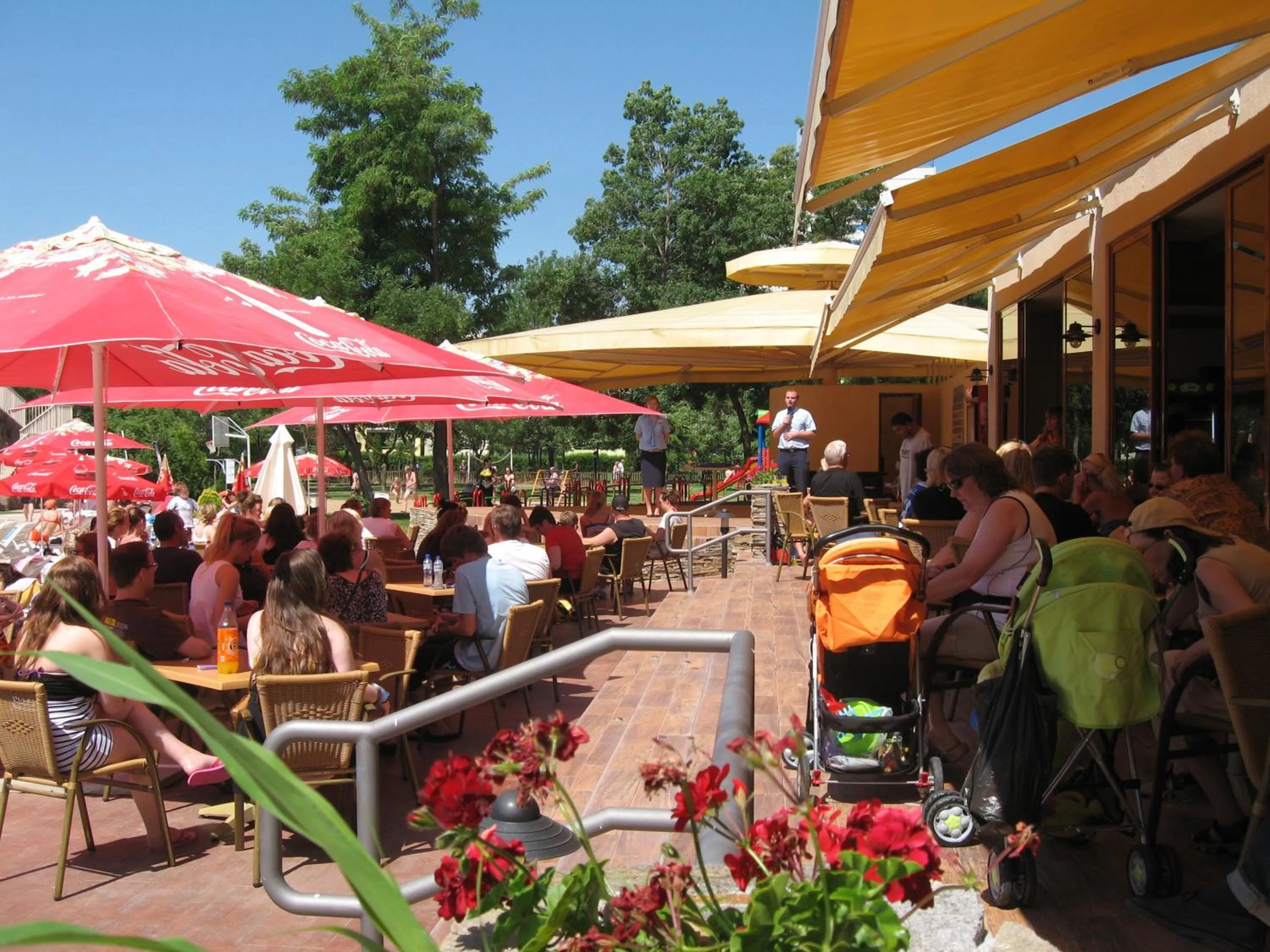 Patio in Hotel Iskar & Aquapark - All Inclusive