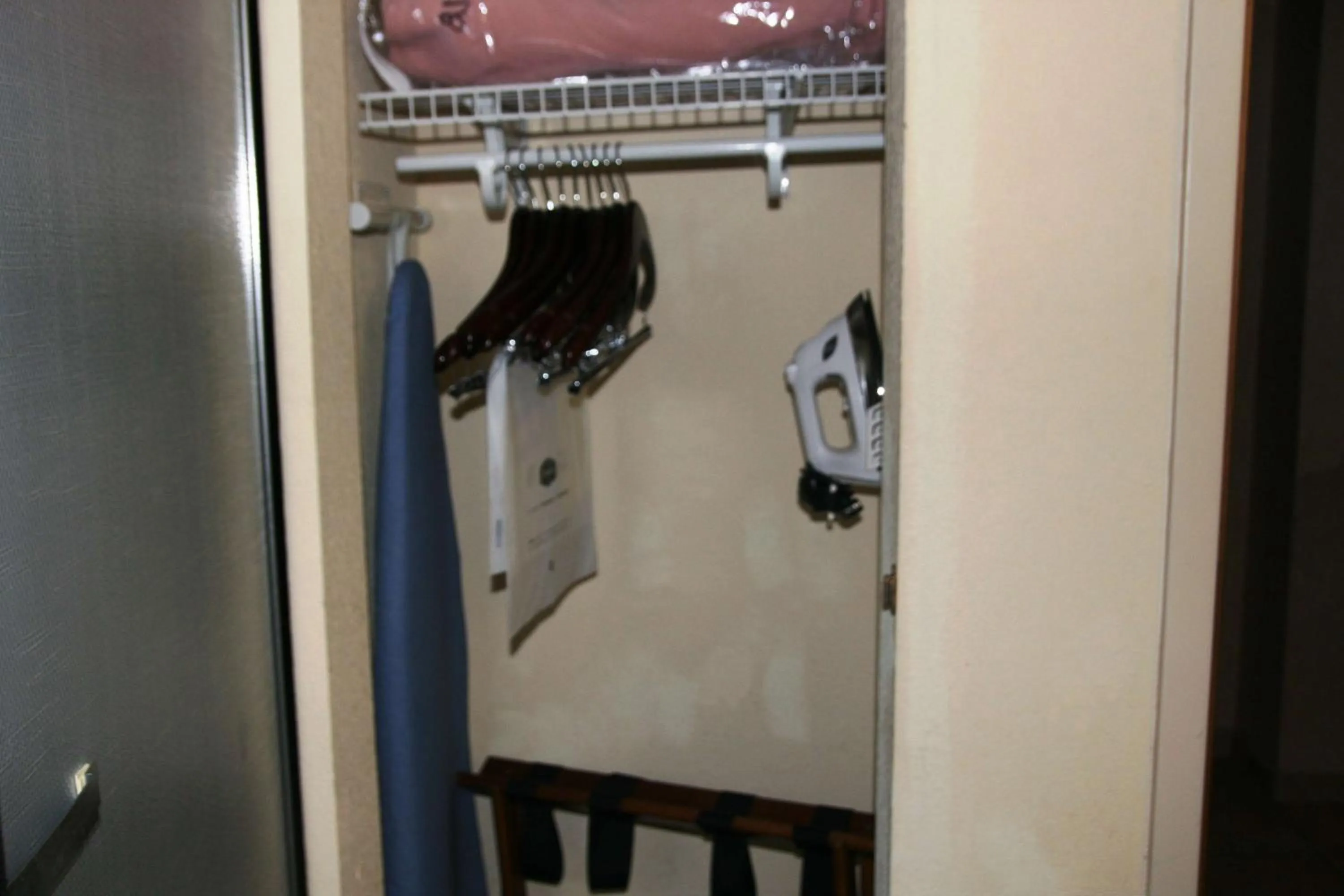 Bed in Hampton Inn Canton