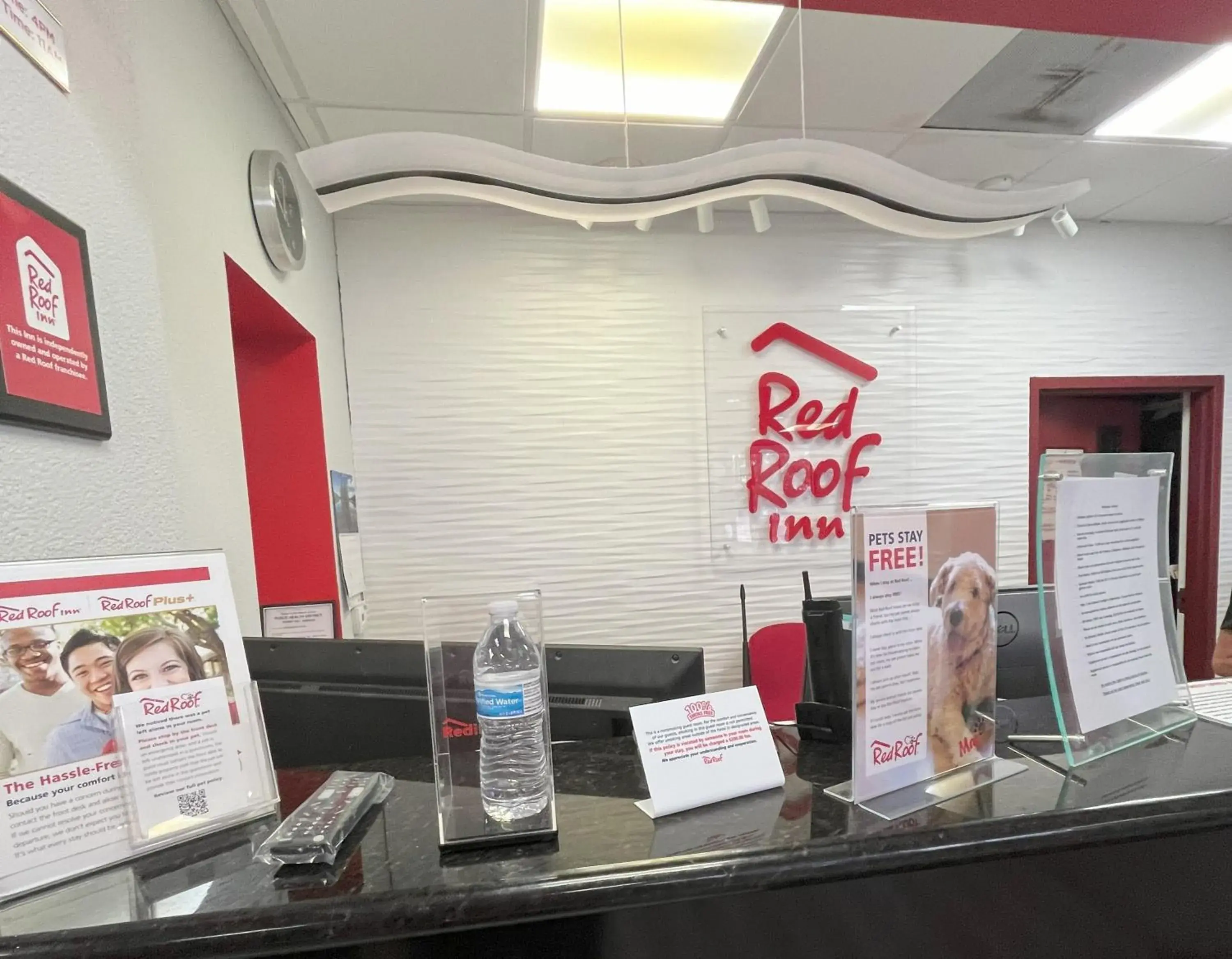 Lobby or reception in Red Roof Inn Corpus Christi North - Near Downtown Lobby or reception in Red Roof Inn Corpus Christi North - Near Downtown