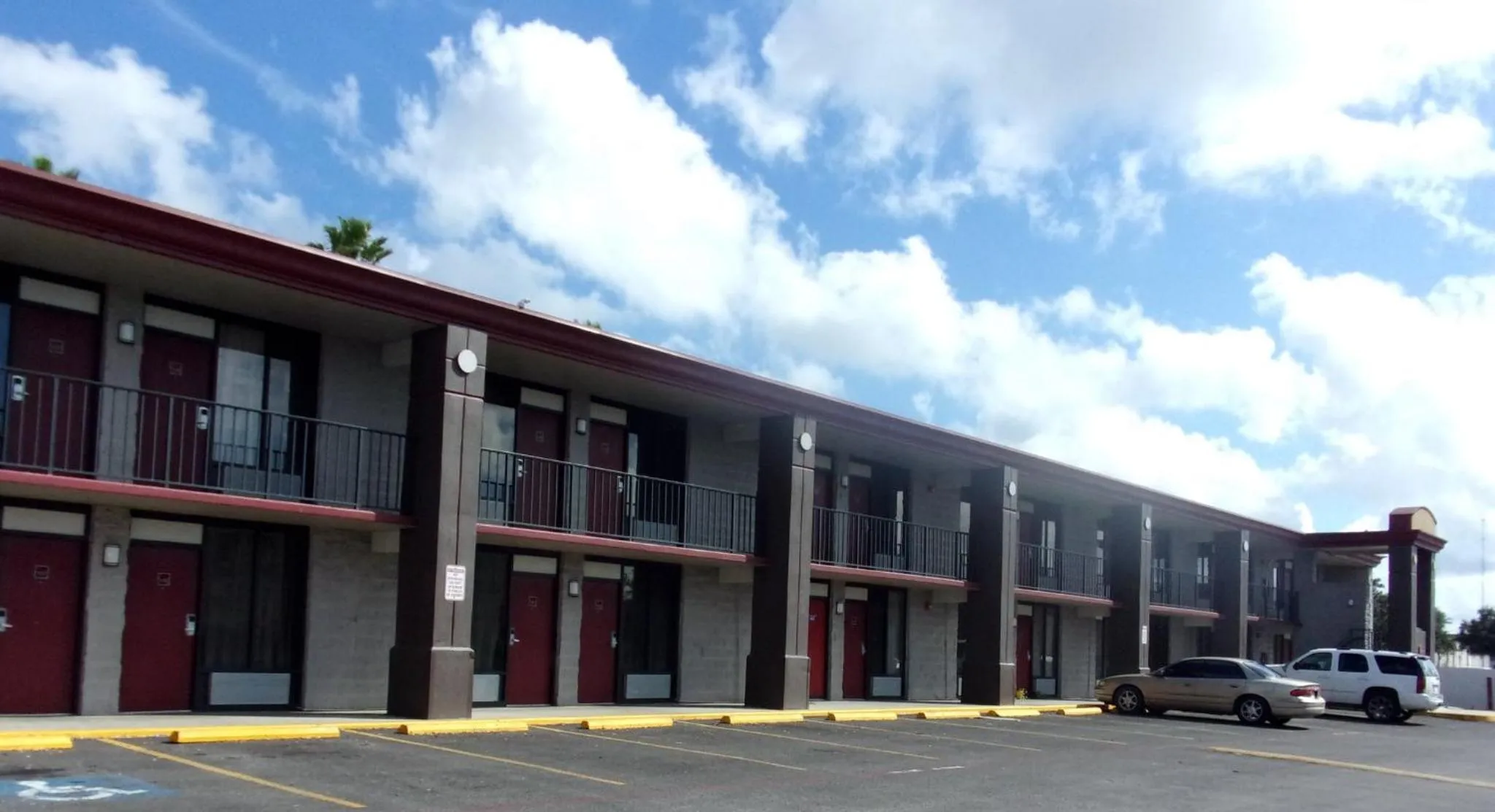 Property building in Red Roof Inn Corpus Christi North - Near Downtown