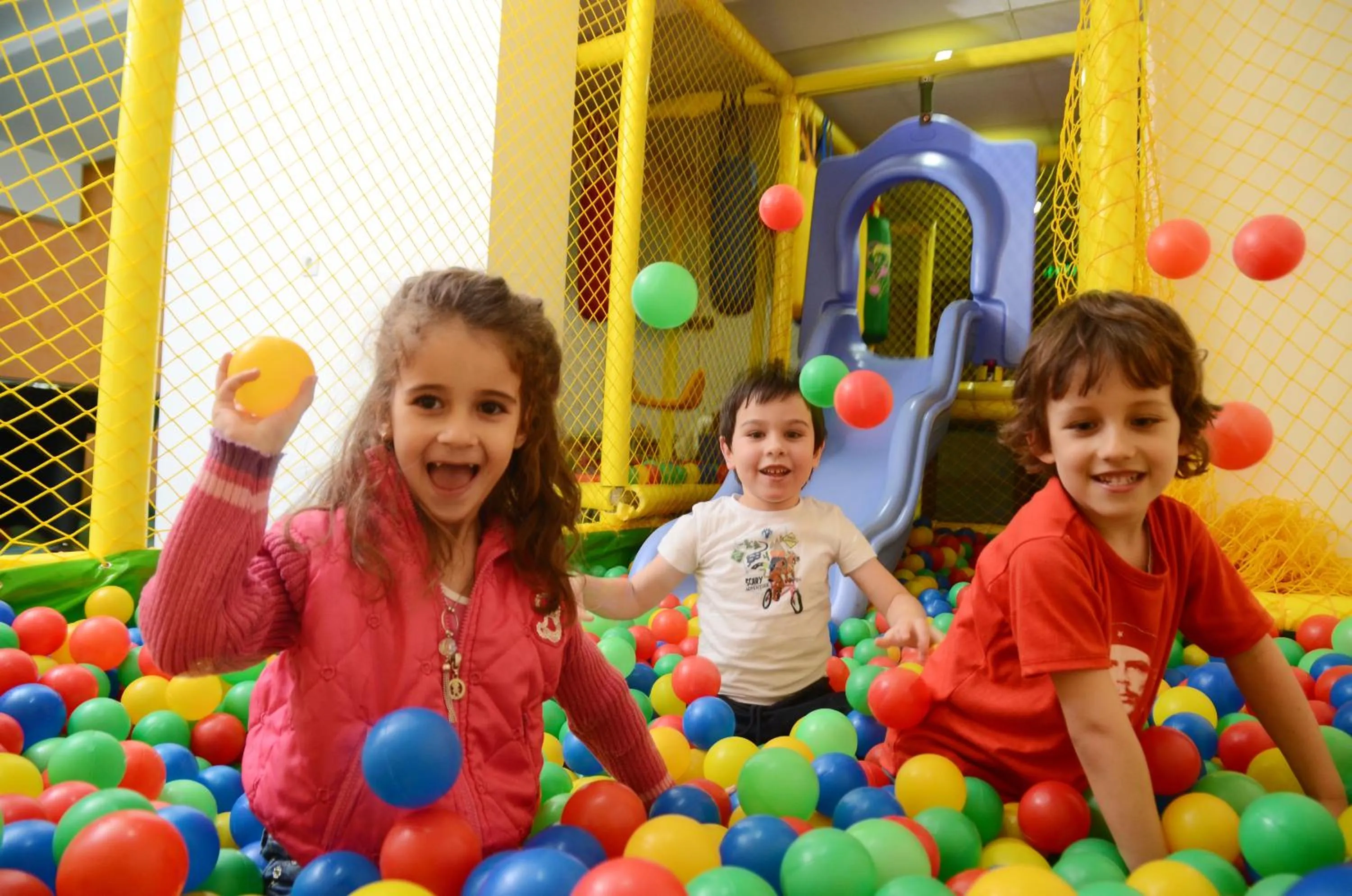 People in Complex Kamelia