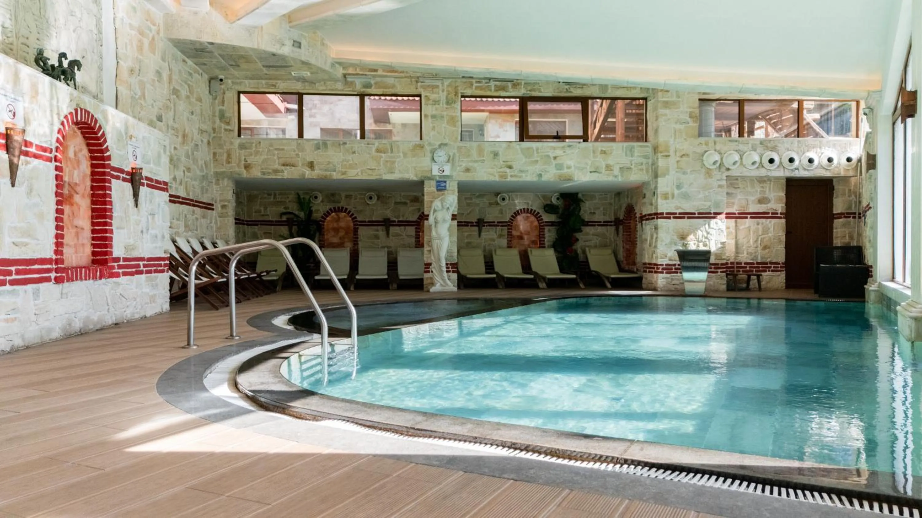 Swimming pool in Complex Kamelia