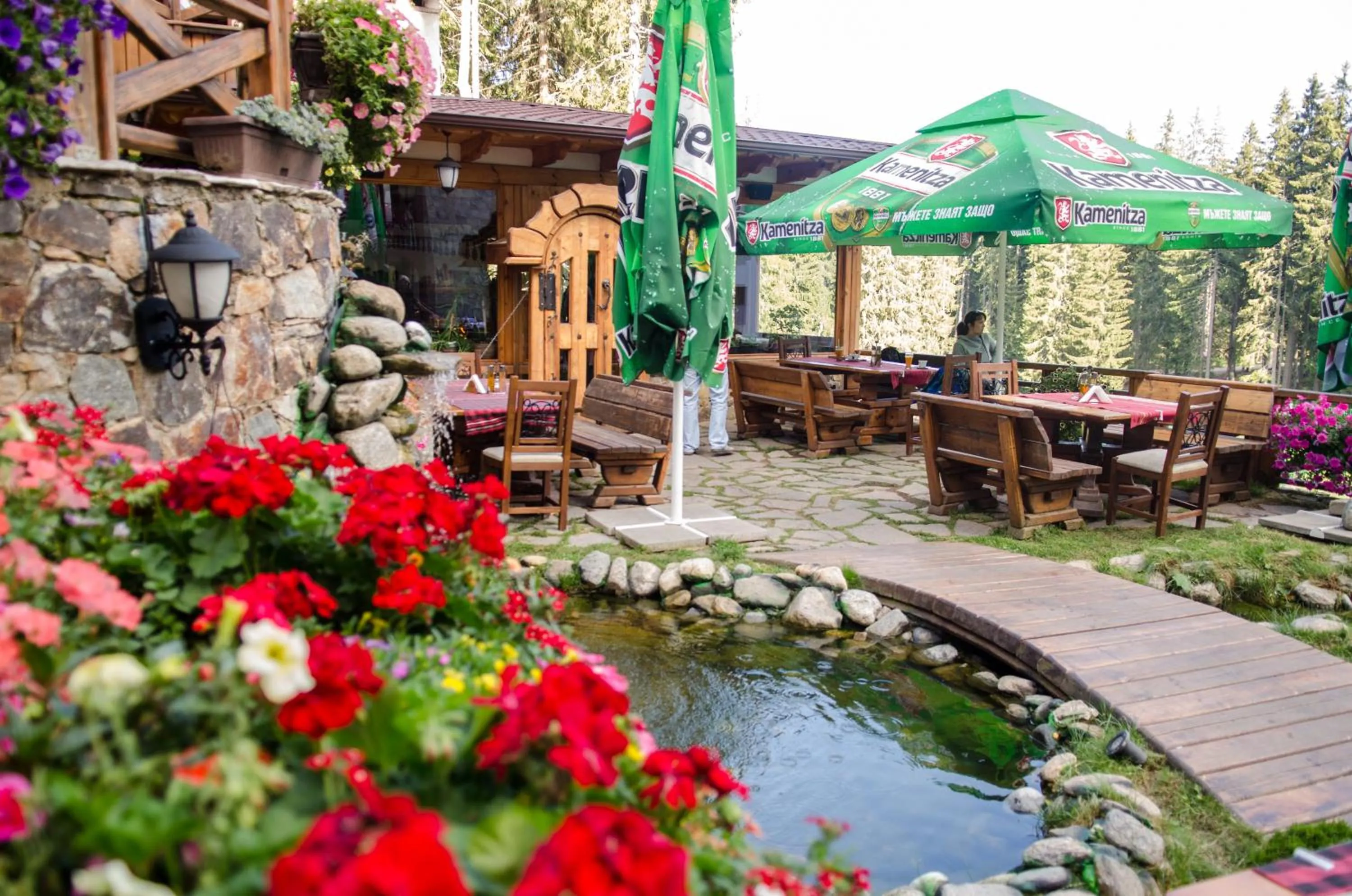 Food and drinks in Complex Kamelia