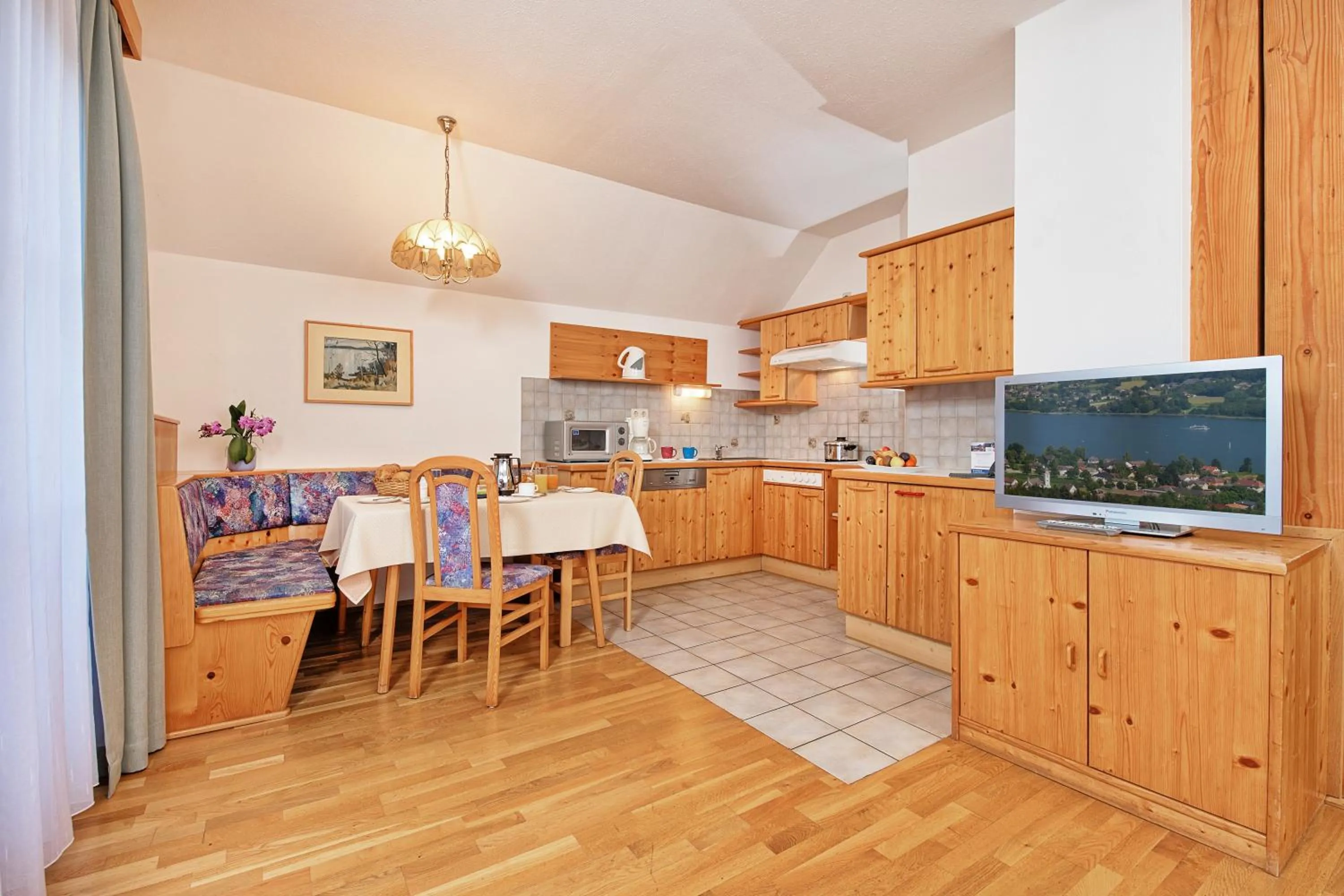 Kitchen or kitchenette in Wellness Landhaus Parth