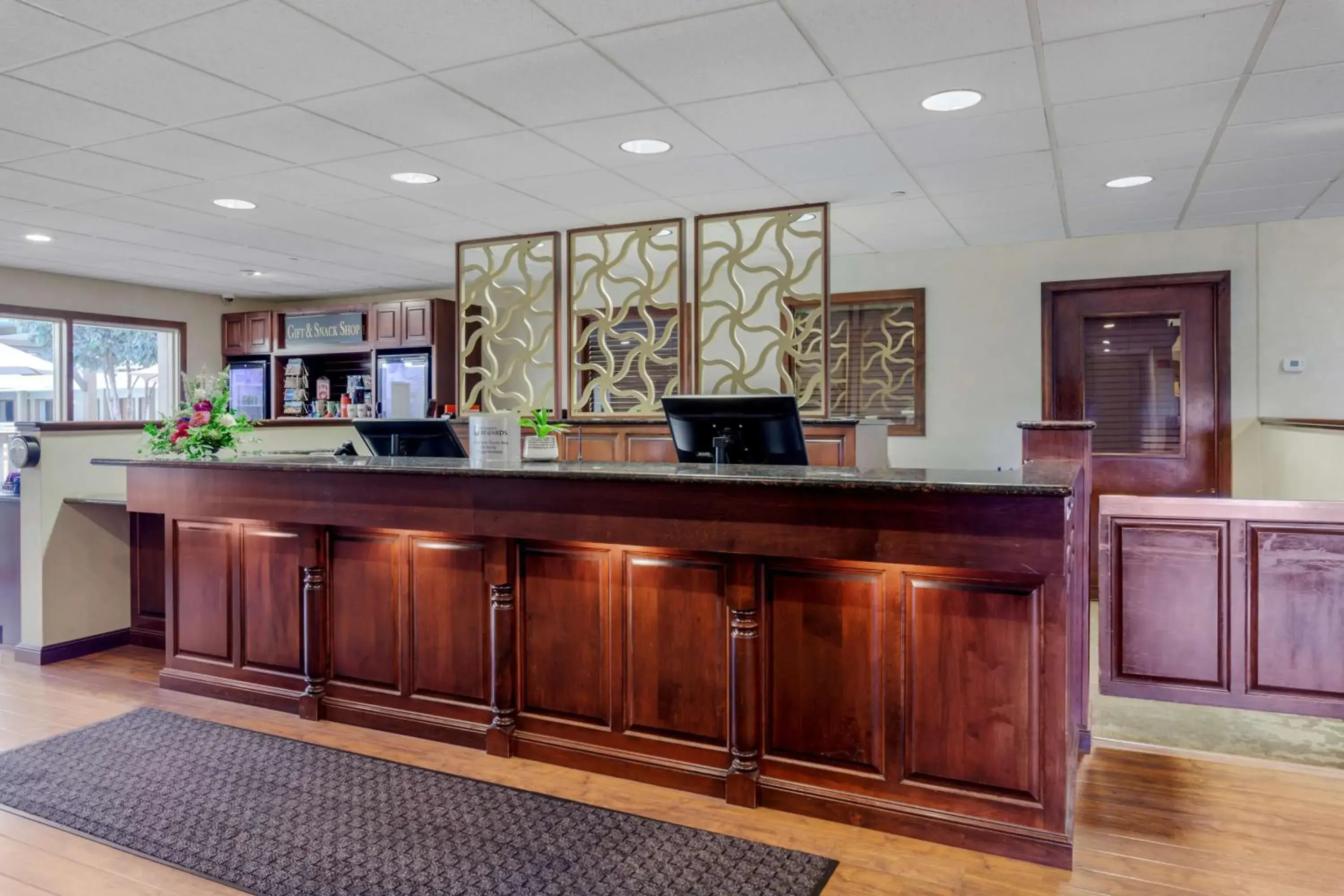 Lobby or reception in Best Western Plus Dubuque Hotel and Conference Center Lobby or reception in Best Western Plus Dubuque Hotel and Conference Center