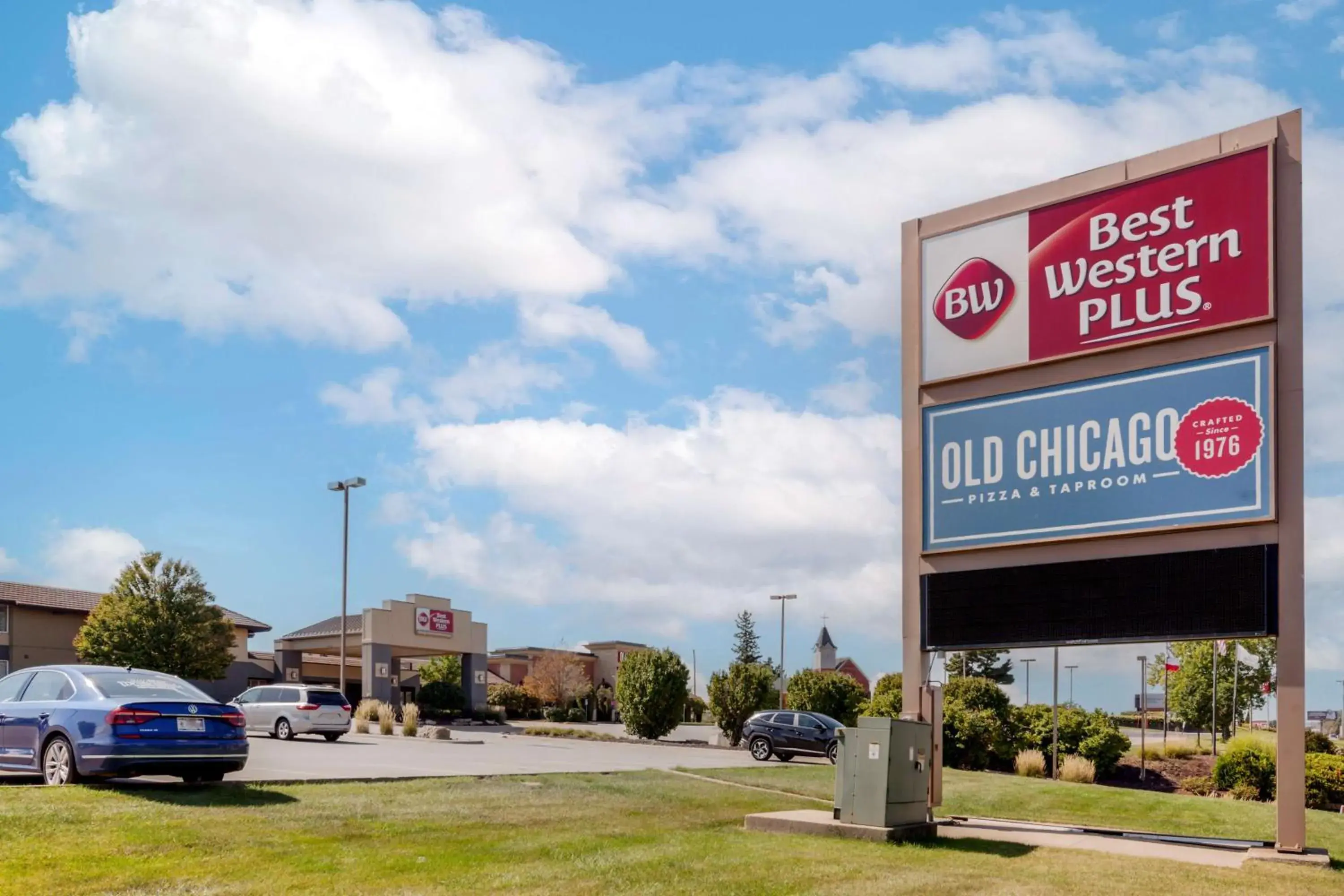 Property building in Best Western Plus Dubuque Hotel and Conference Center Property building in Best Western Plus Dubuque Hotel and Conference Center