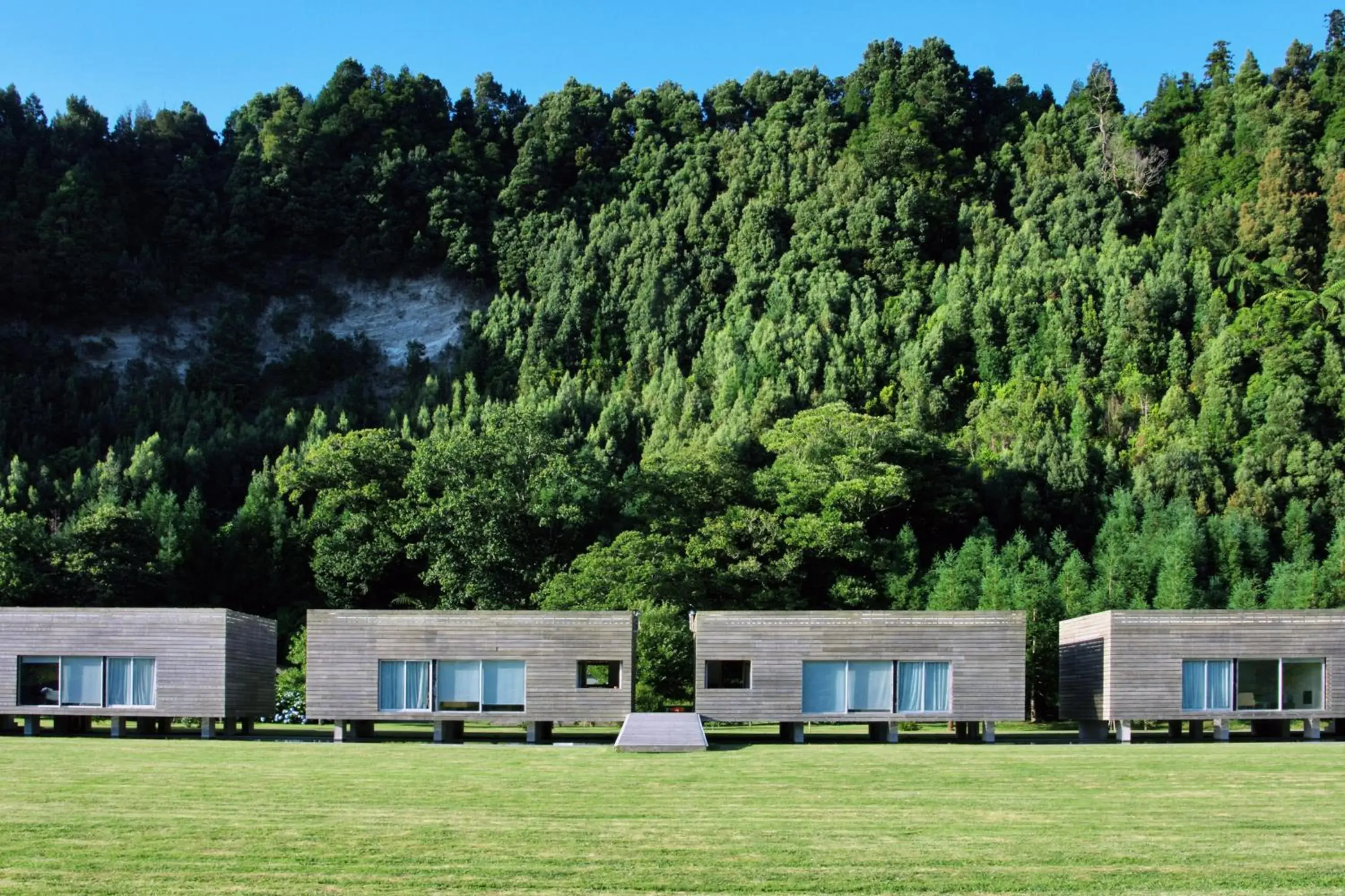 Facade/entrance in Furnas Lake Forest Living Facade/entrance in Furnas Lake Forest Living