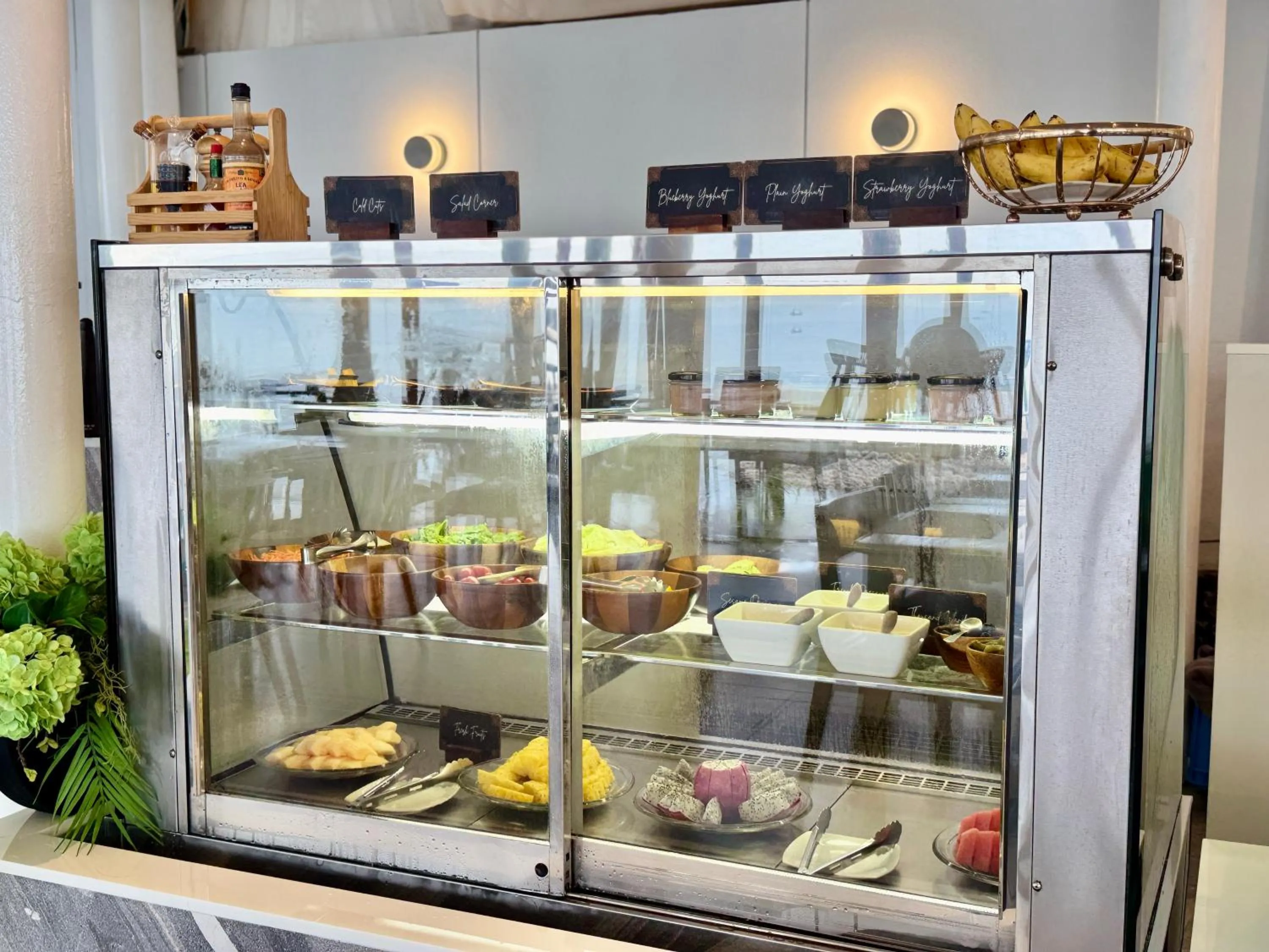 Restaurant/places to eat in The Yana Villas Hua Hin