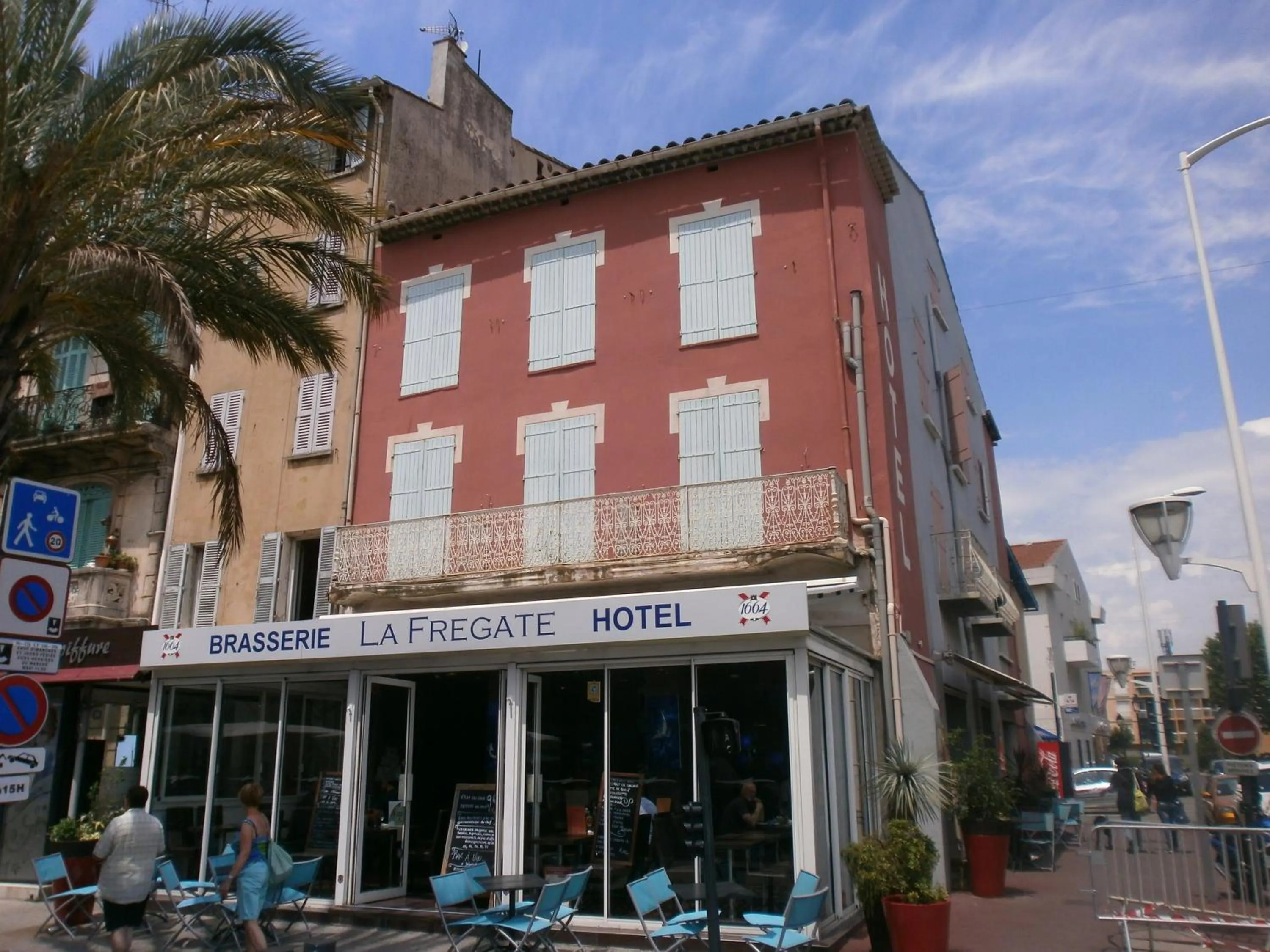 Property building in Hotel Restaurant La Frégate