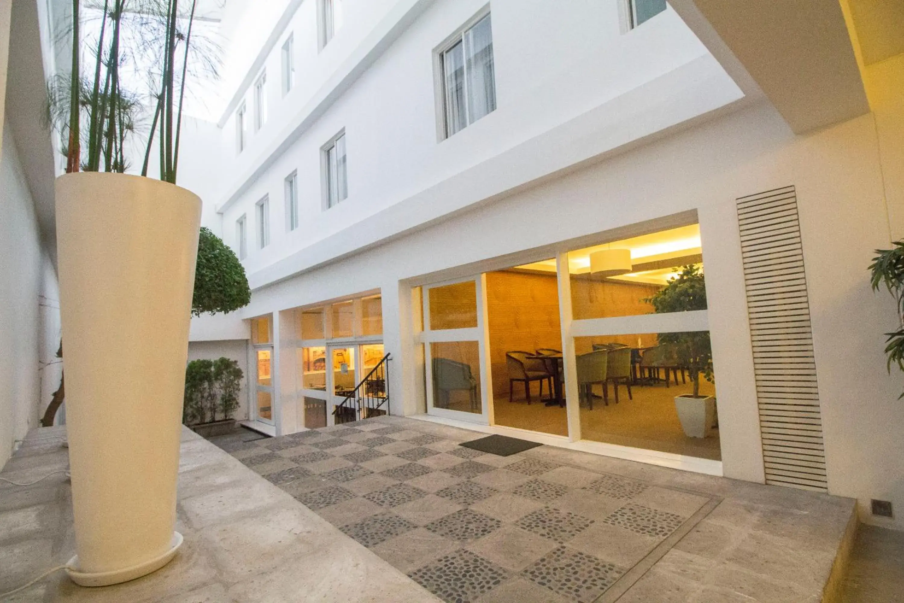 Property building in Tierra Viva Arequipa Plaza Property building in Tierra Viva Arequipa Plaza