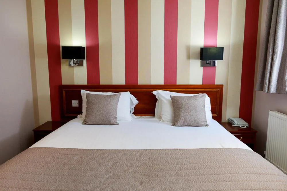 Bed in The Victoria Hotel